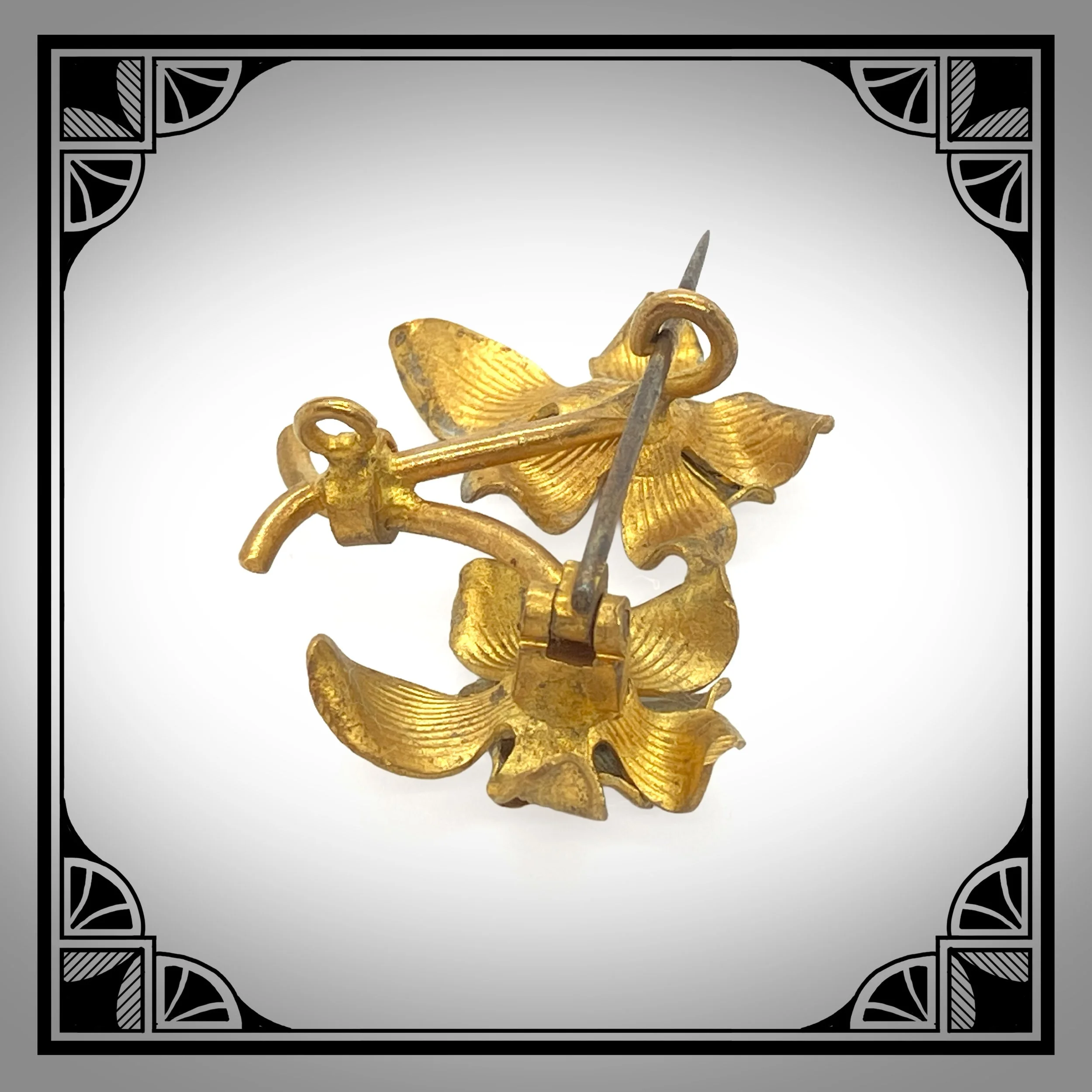 1900s Gold Plated Art-Nouveau flower brooch set with rhinestones 3.jpg