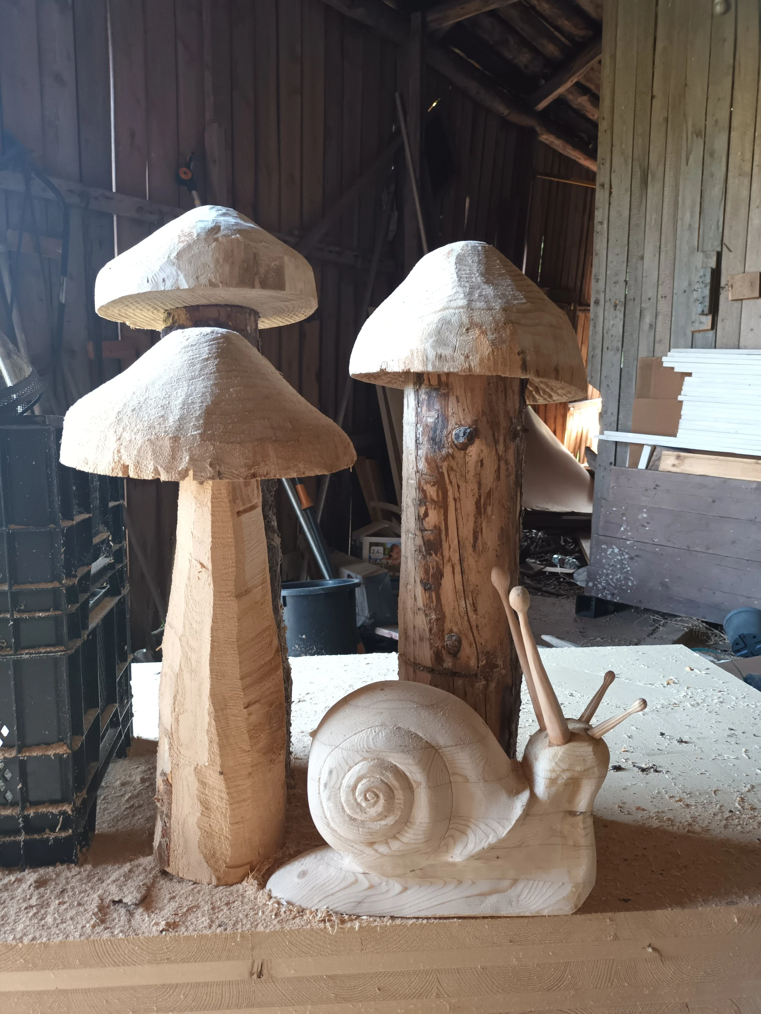 träskulpturer.jpg
