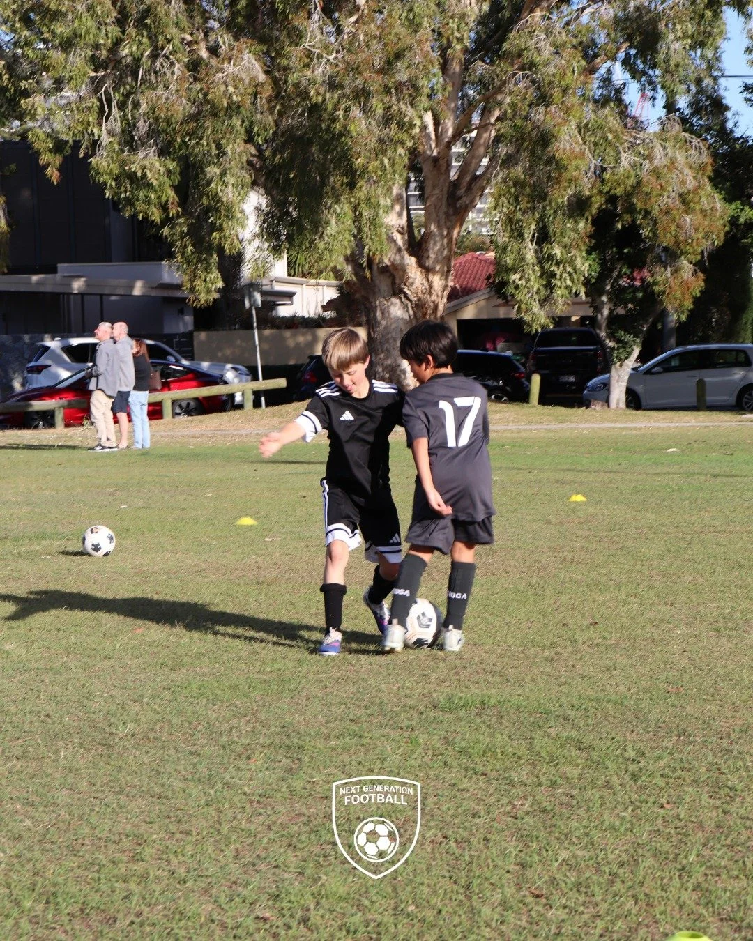 1-on-1 session moment 👊🏻 Breaking down what makes an attacking player; the runs, the touches, the confidence to take a player on. This is where it clicks ⚽️