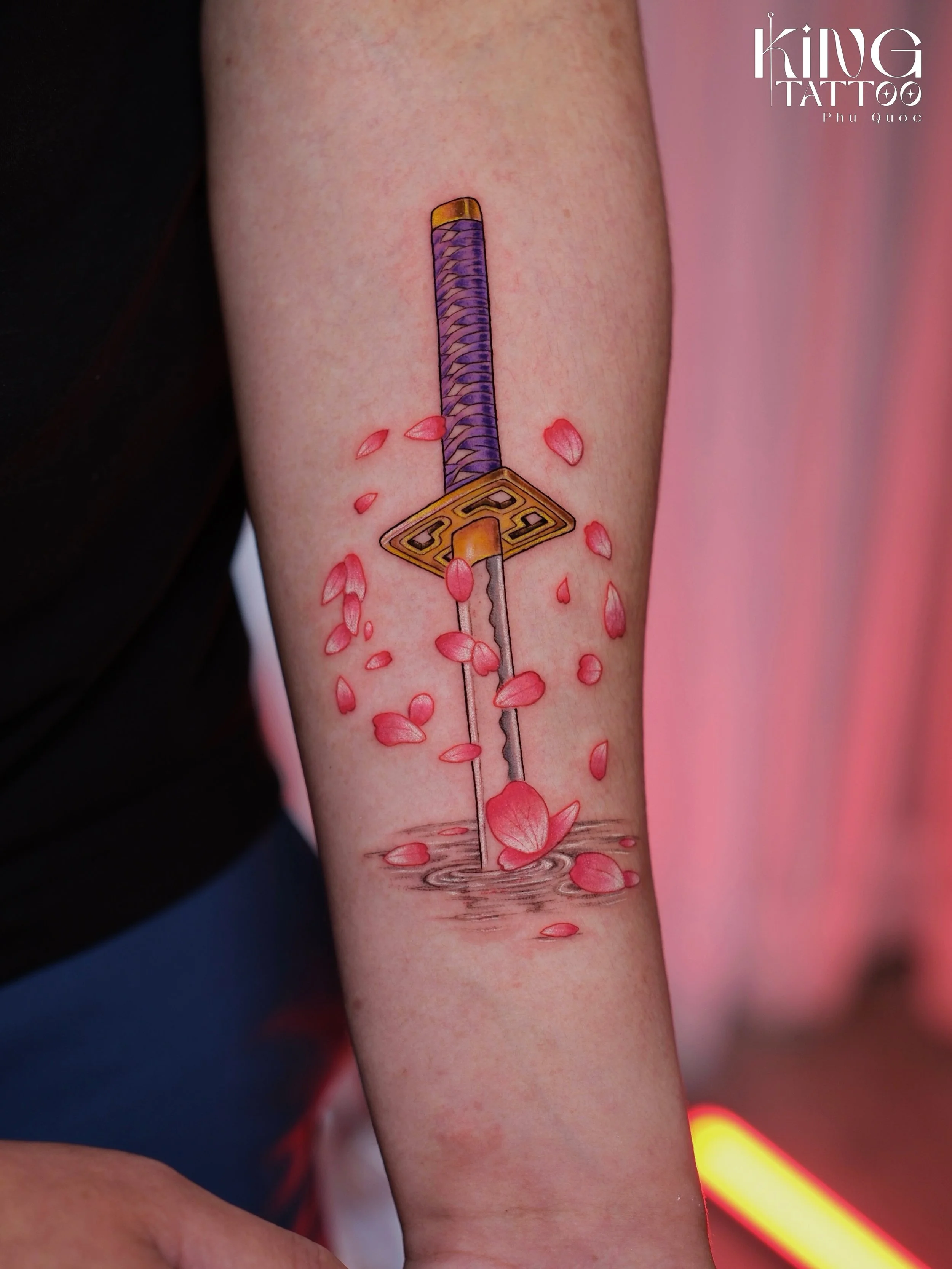 💥 Thank you both so much; we were delighted to bring your ideas to life and turn them into tattoos, creating a wonderful memory for you here in Ph&uacute; Quốc 💥 
________________________
𝐊𝐈𝐍𝐆 𝐓𝐀𝐓𝐓𝐎𝐎 𝐏𝐡𝐮 𝐐𝐮𝐨𝐜 
 🔥𝐀𝐝𝐝𝐫𝐞𝐬𝐬 : 3