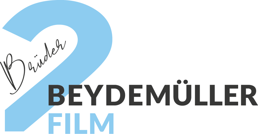 Ein Logo für die Brücke Beydemüller Film mit einem großen blauen Nummer 2 und schwarzem Text darunter.