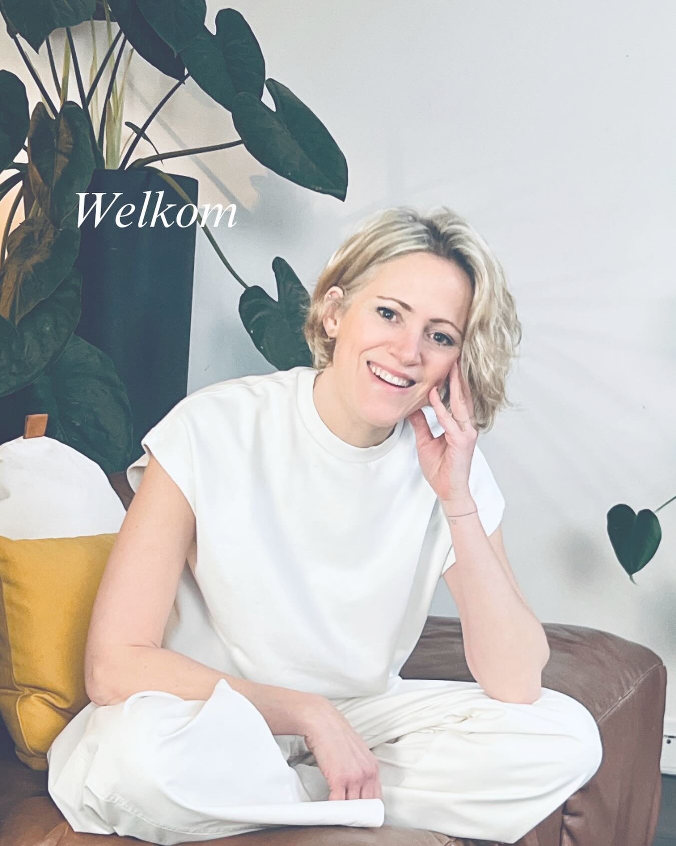 Hi, ik ben Florien.

Oprichter van Ayurflo.
Maar vooral een vrouw die zelf heeft moeten leren luisteren
naar haar lichaam en haar intu&iuml;tie.

Na jaren van werken, dragen en doorgaan
leerde mijn lichaam mij iets wat ik nooit op school had geleerd: