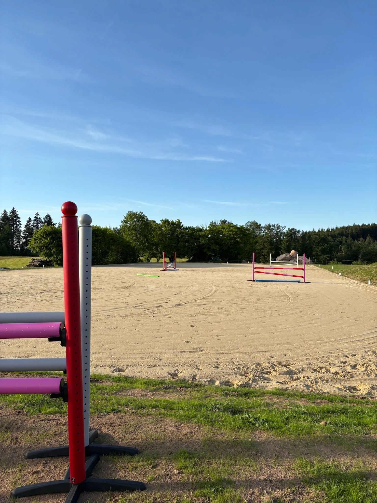 Petit parcours d'obstacles sur une ligne d'obstacles Domaine d'Epona à Suin en Bourgogne