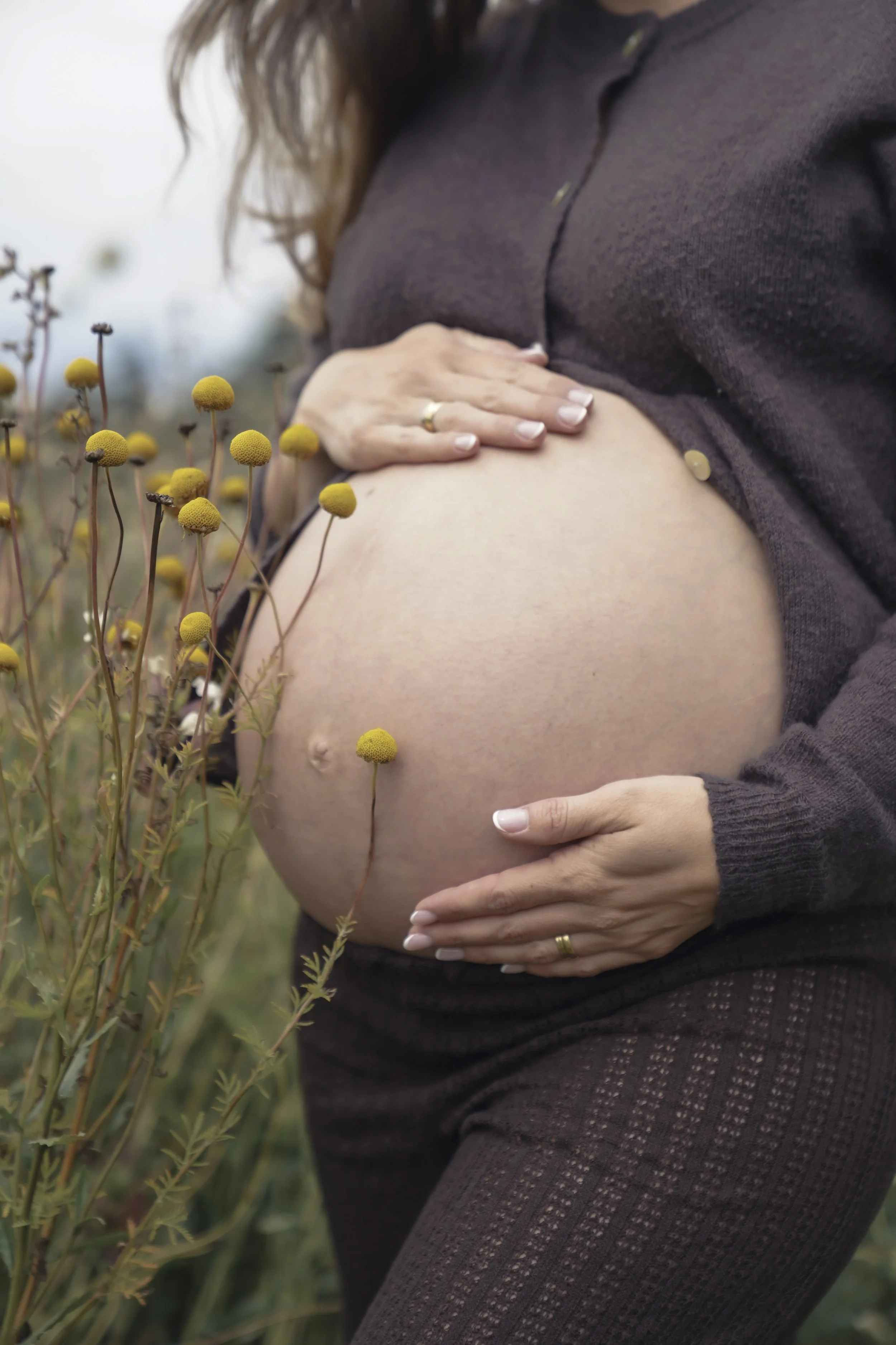 Foto einer Schwangerschaft, fotografiert von Fotografin Salome Peter