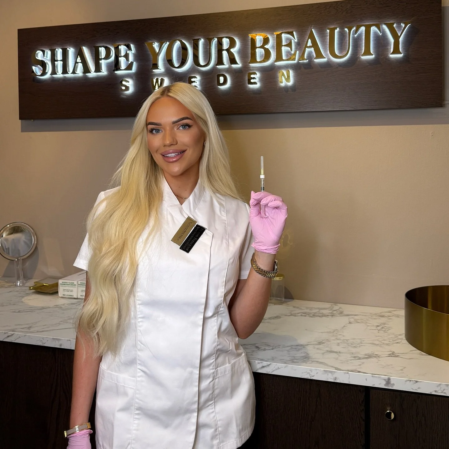 💉✨ Fr&aring;n dr&ouml;m till verklighet ✨💉

F&ouml;r 6 &aring;r sedan tog jag steget in i sk&ouml;nhetsbranschen med en enkel vision &ndash; att skapa en plats d&auml;r varje kund k&auml;nner sig sedd, h&ouml;rd och trygg. Idag driver jag tv&aring;