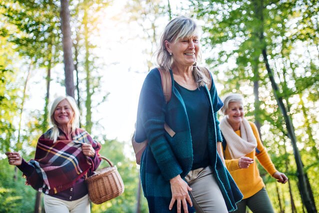 How Seniors With Dementia Can Benefit From Spending Time Outdoors