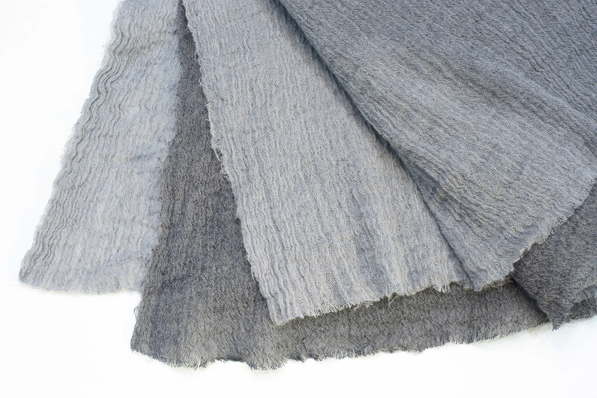 šviesi tamsi pilka.jpg