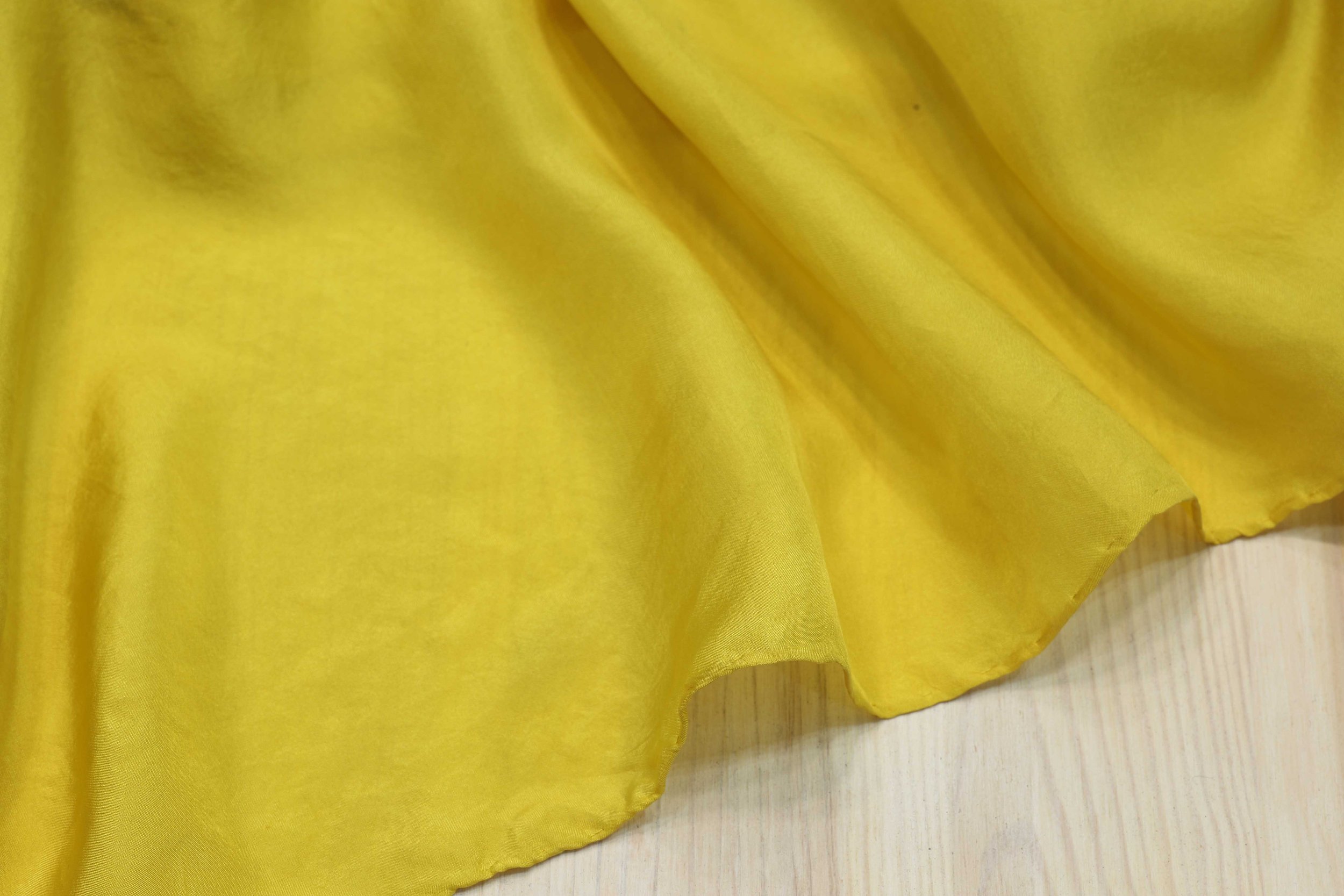 skarelė geltona.jpg