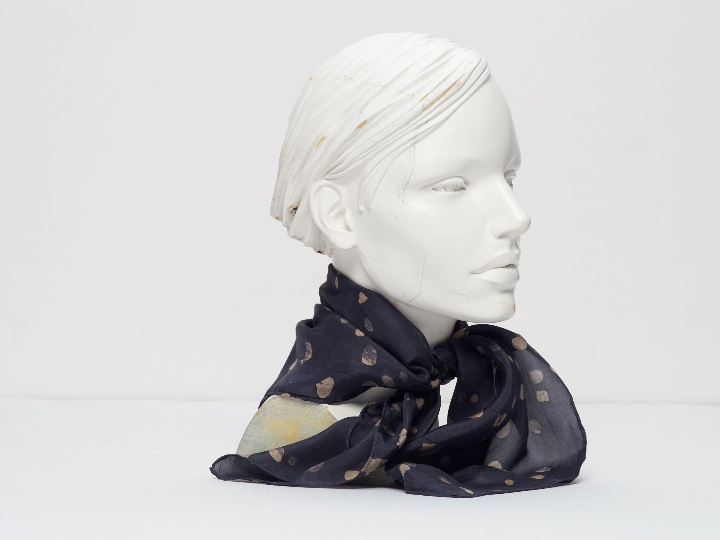 Daugiafunkcis šilkinis šalikas