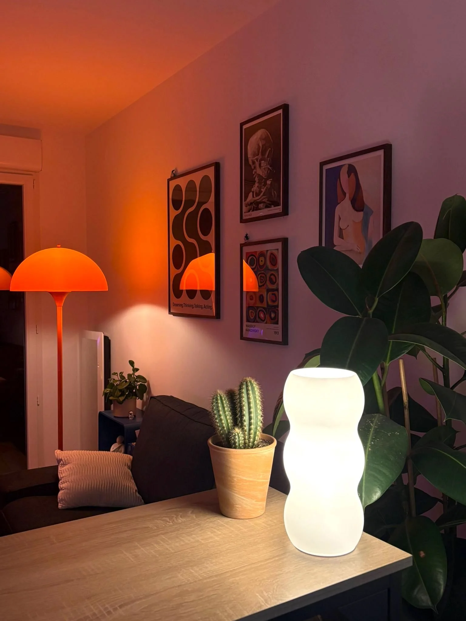 Lampe orange pop chiné en ligne 