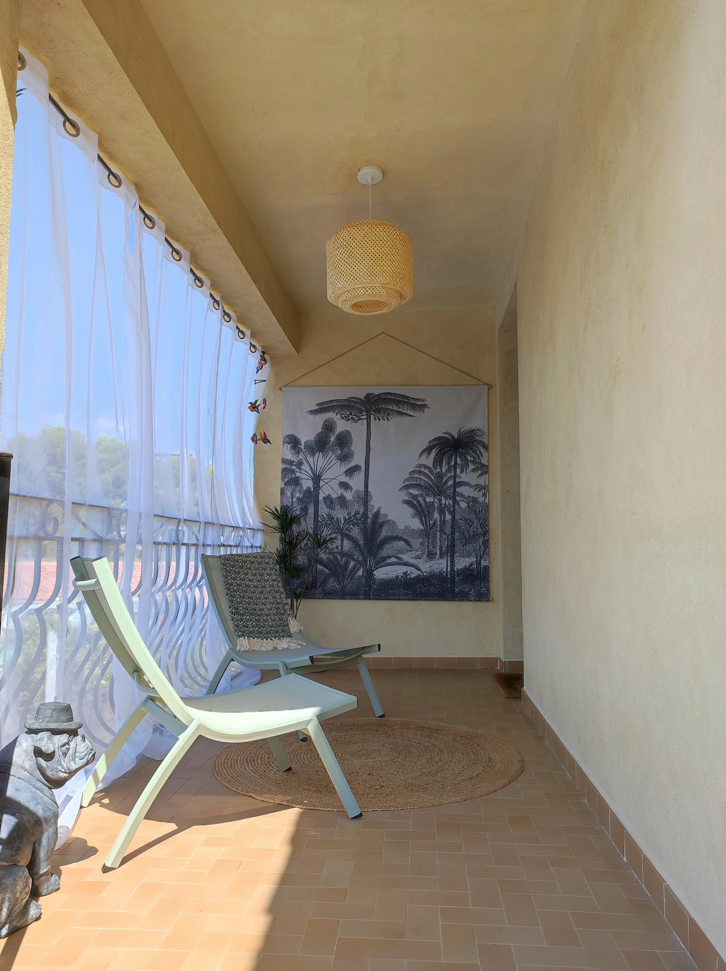 Après : Une terrasse optimisée et éco-respnsable, protégée du vis-à-vis, à Velaux