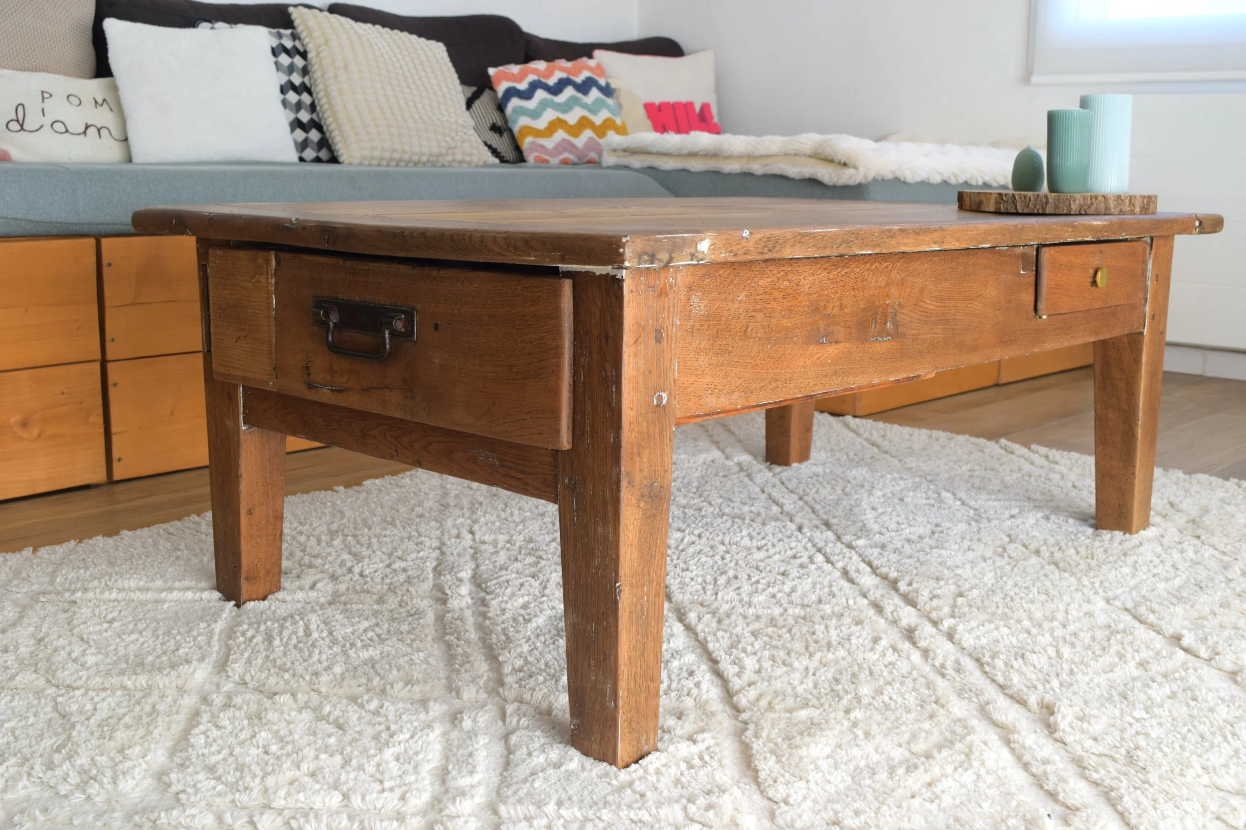 Table basse de ferme pour un salon vintage chic, à Velaux
