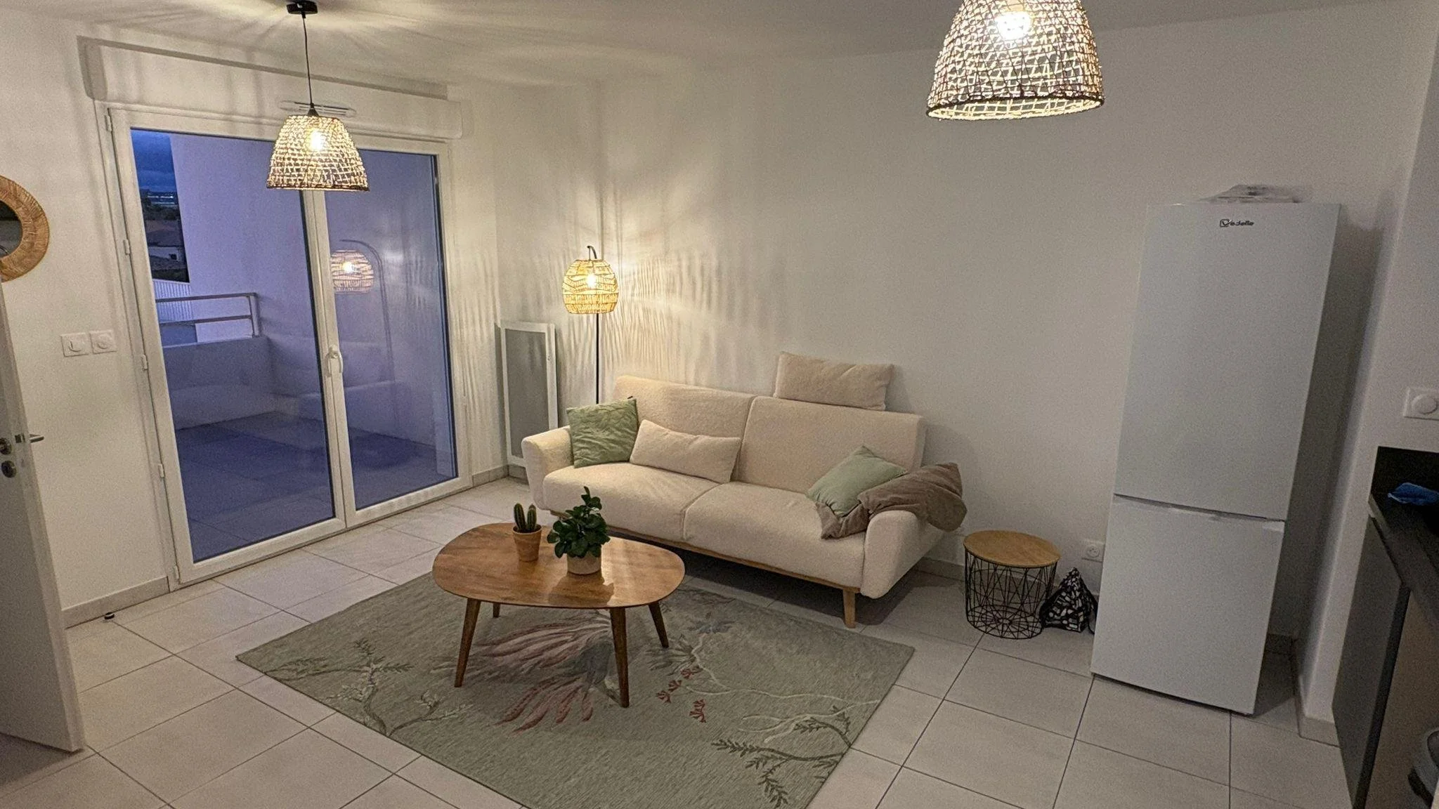 Avant : un salon froid sans réel cohérence. Résultat : Le client ne se sentait pas chez lui.