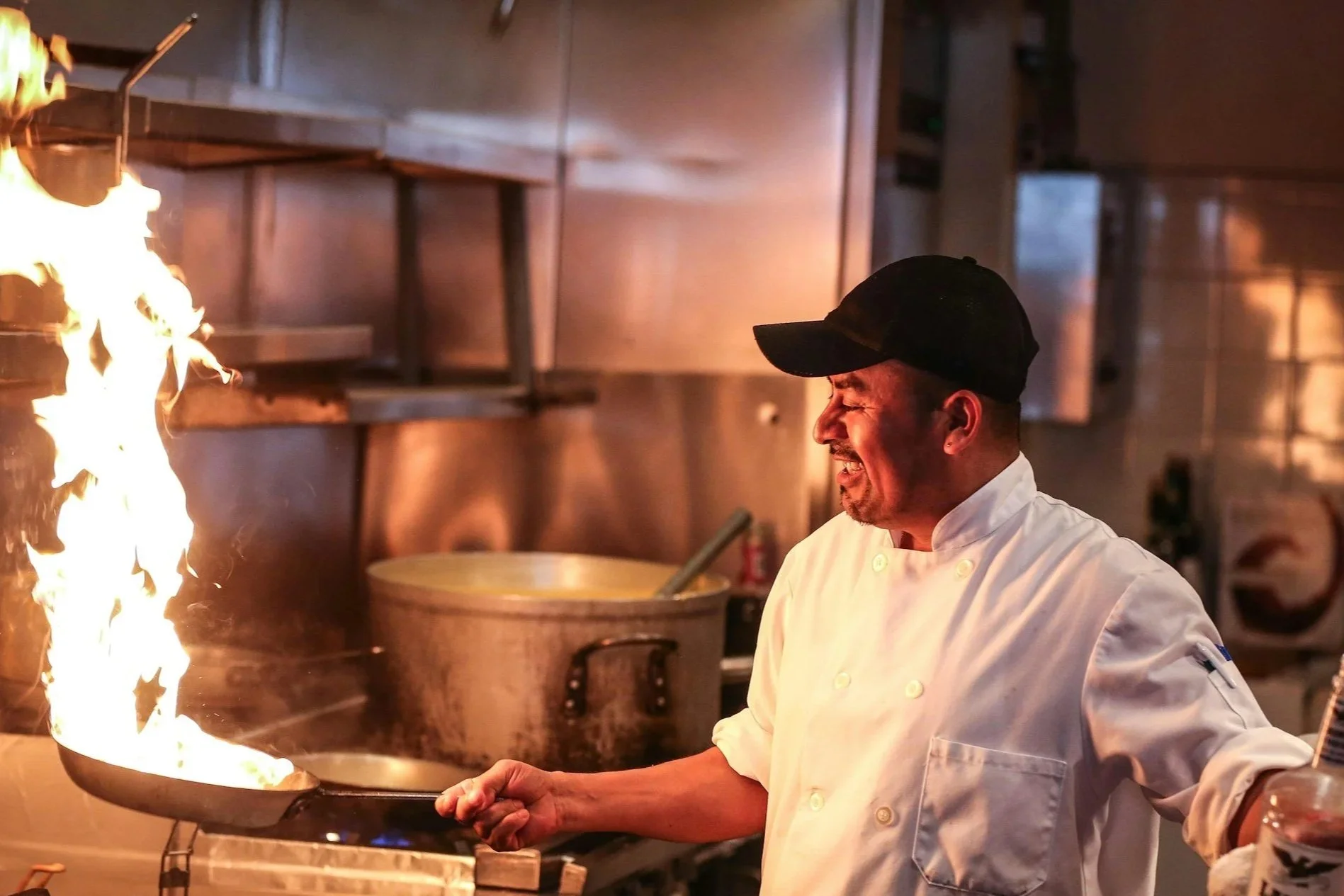 HIDDEN GEMS: STOVES AND BELLING  BUILT IN OVENS, HOBS AND FREESTANDING RANGE COOKERS – Prescot, Merseyside 