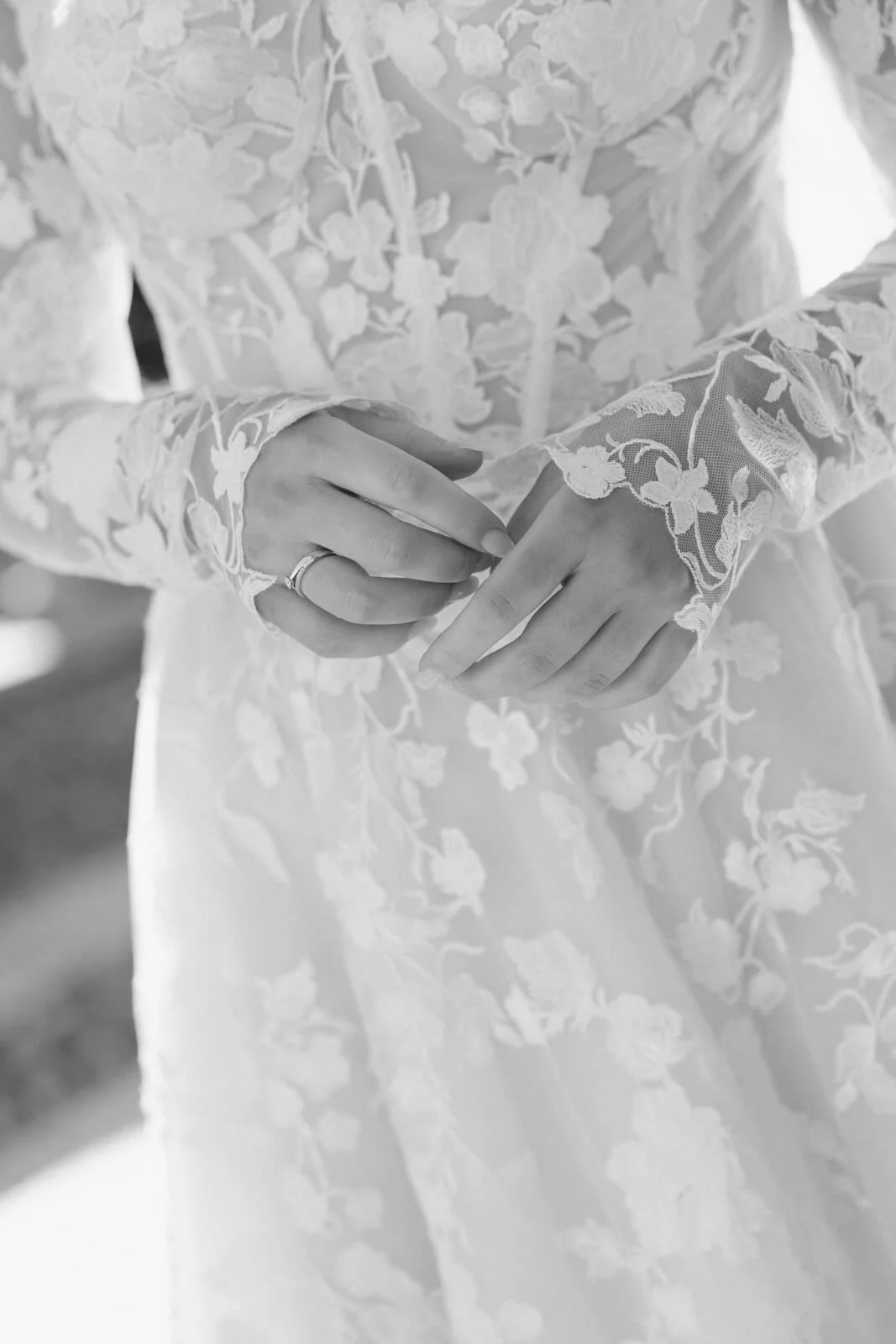 detail-wedding-dress.jpg