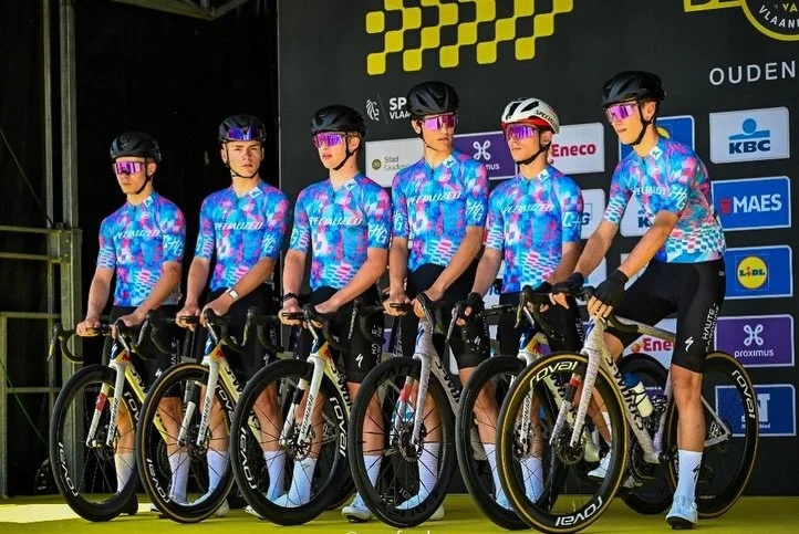 Ronde Van Vlaanderen 🇧🇪

Un week-end difficile pour l&rsquo;&eacute;quipe sur les pav&eacute;s belges avec les premi&egrave;res grosses chaleurs de l&rsquo;ann&eacute;e ☀️🪨
Le tr&egrave;s haut niveau et les ennuis m&eacute;caniques ont compliqu&ea