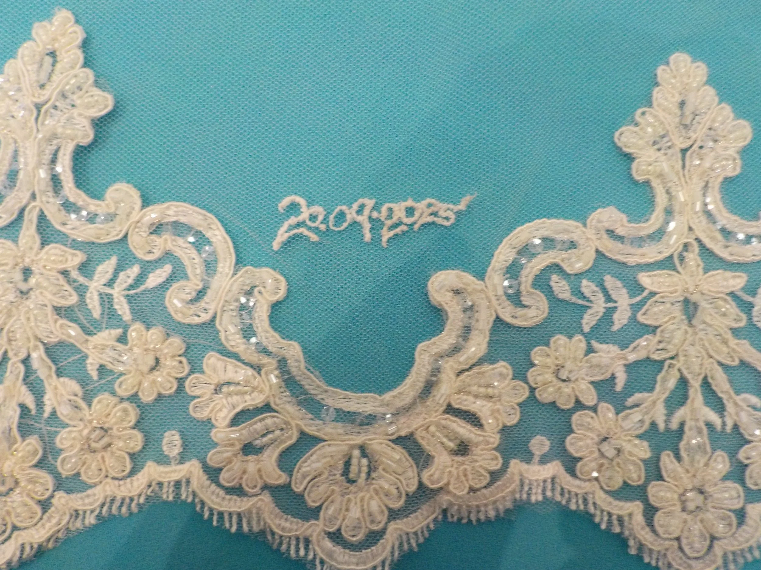 Hand embroidery on bespoke veil by Beatrice Espinosa