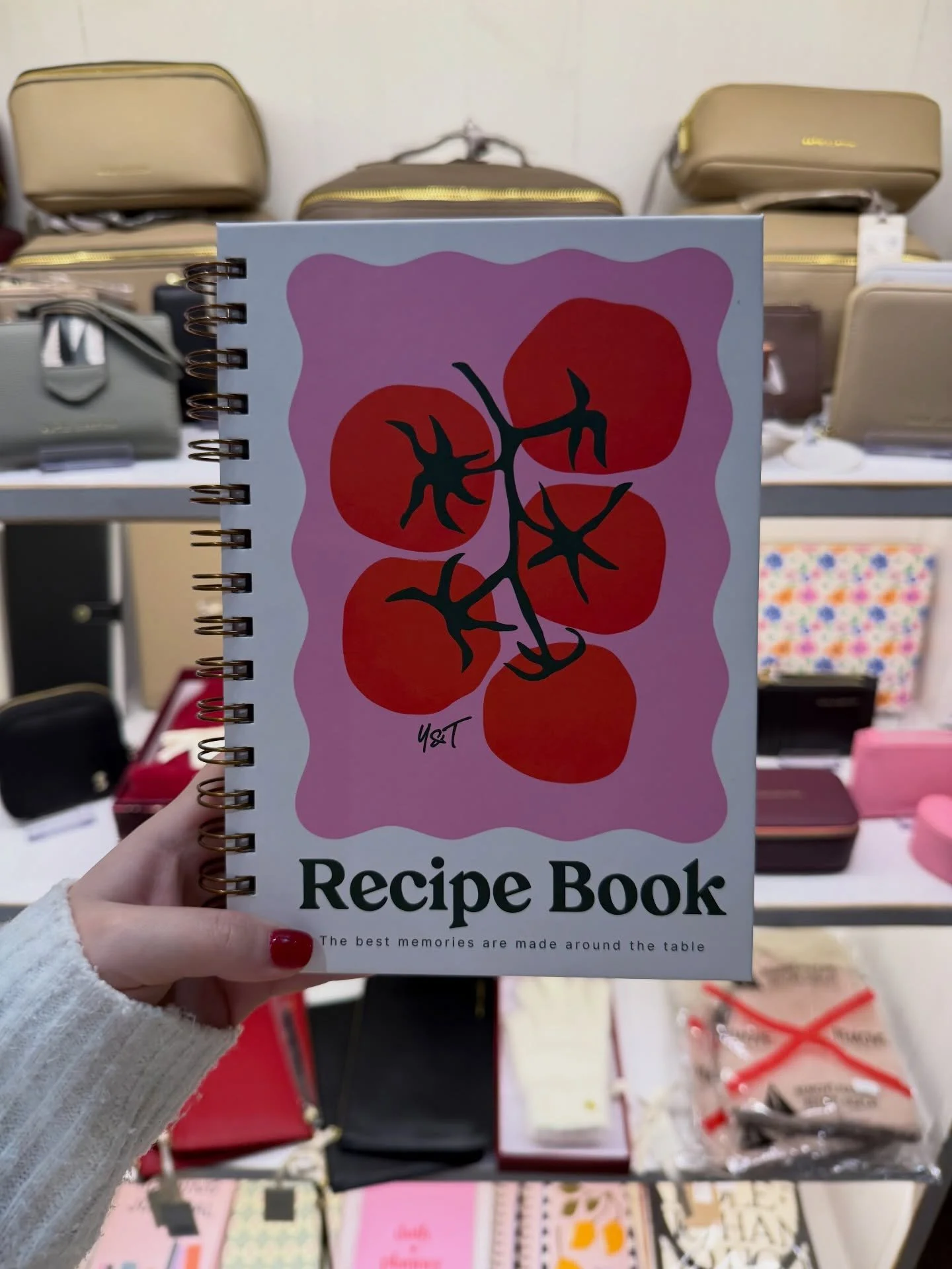 3 SLEEPS UNTIL CHRISTMAS!! 🎄🎅 Here&rsquo;s a look at some of our bestsellers this Christmas ✨❤️ #cockfosters #giftsforhim #giftsforher #giftideas #christmas