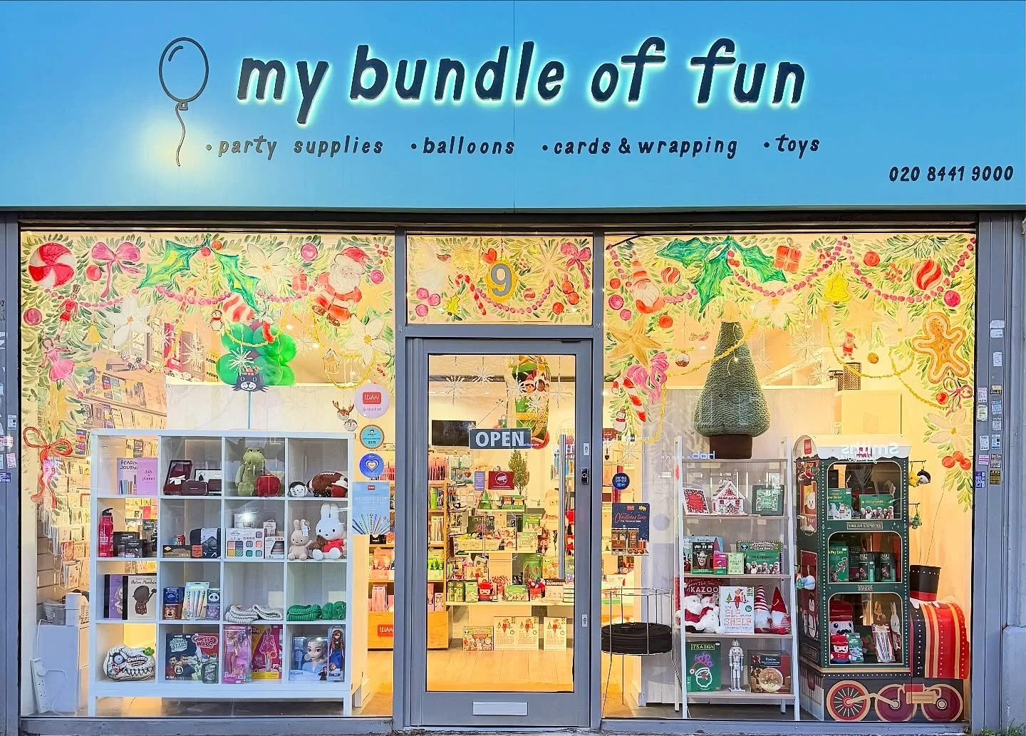 The festive season is in full swing 🎄🤍
We&rsquo;re open next week as usual, with extended Christmas hours from next Sunday!
Stop by to see our festive Christmas window mural by @art_by_juliet_townsend ✨ #christmas #christmasmural #giftshop #cockfos