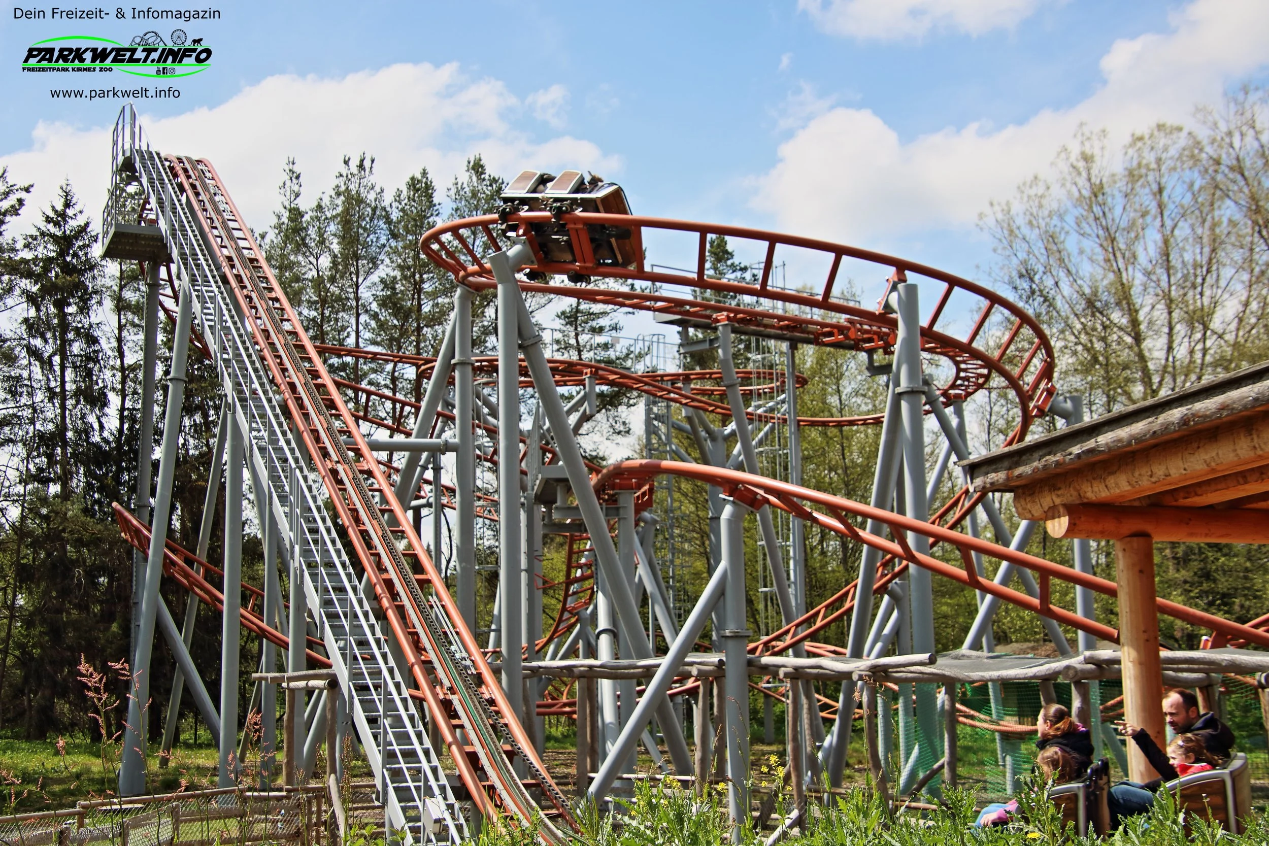 Gold Rusher Gerstlauer Bobsled Coaster Tatzmania Löffingen Freizeitpark Themepark Wildpark Baden Württemberg Attraktionen Fahrgeschäfte Achterbahn Rollercoaster Info Preise Öffnungszeiten Adresse Anfahrt Parkplatz