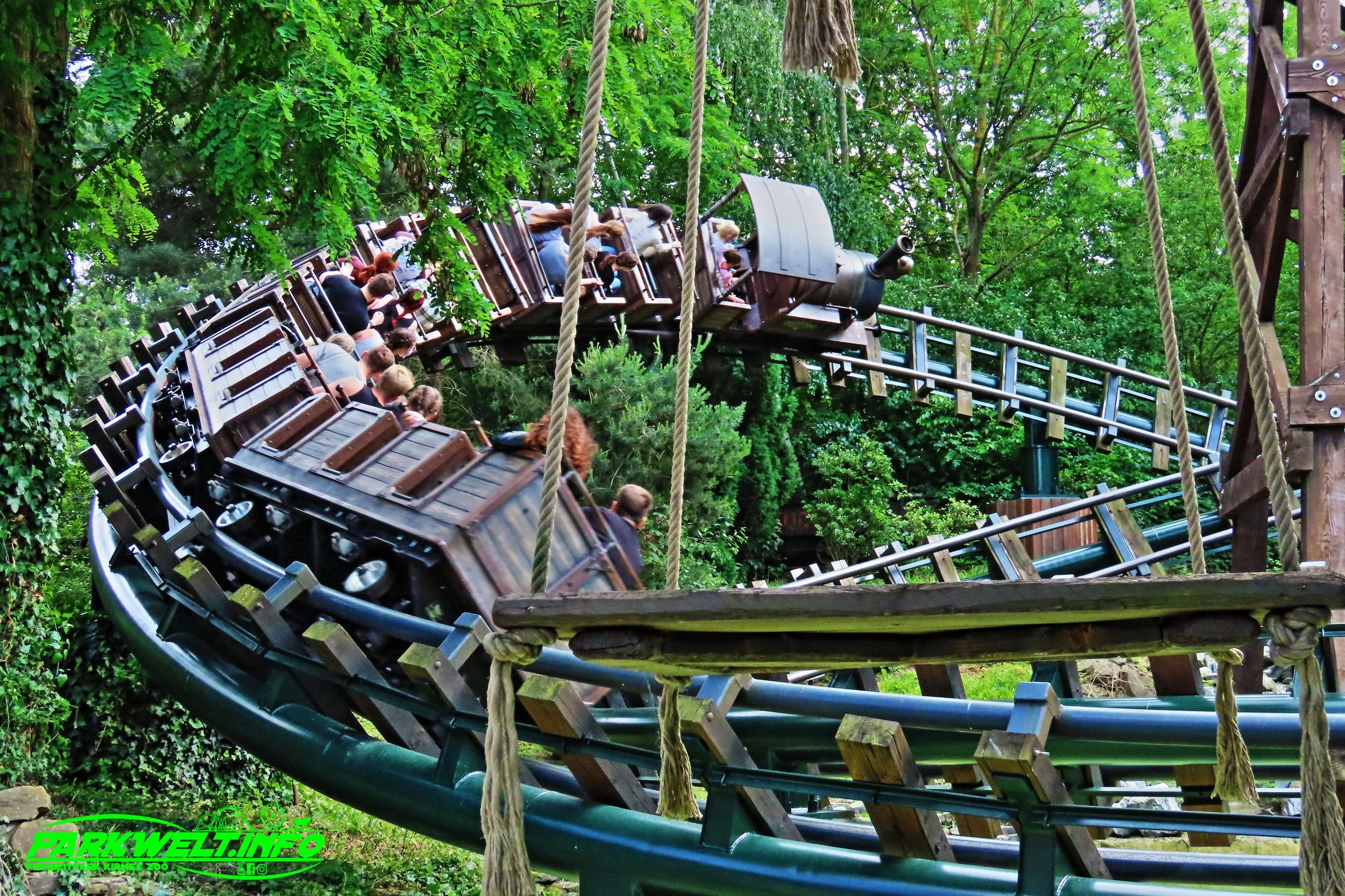 Colorado Adventure Vekoma Achterbahn Mine Train Phantasialand Freizeitpark Attraktion