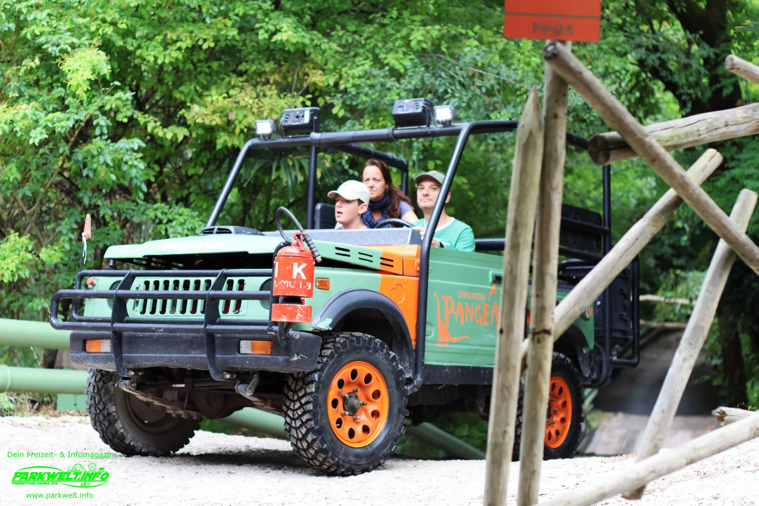 Movieland – The Hollywood Park am Gardasee mit spektakulären Attraktionen, Hollywood-Kulissen und actionreichen Shows für die ganze Familie.