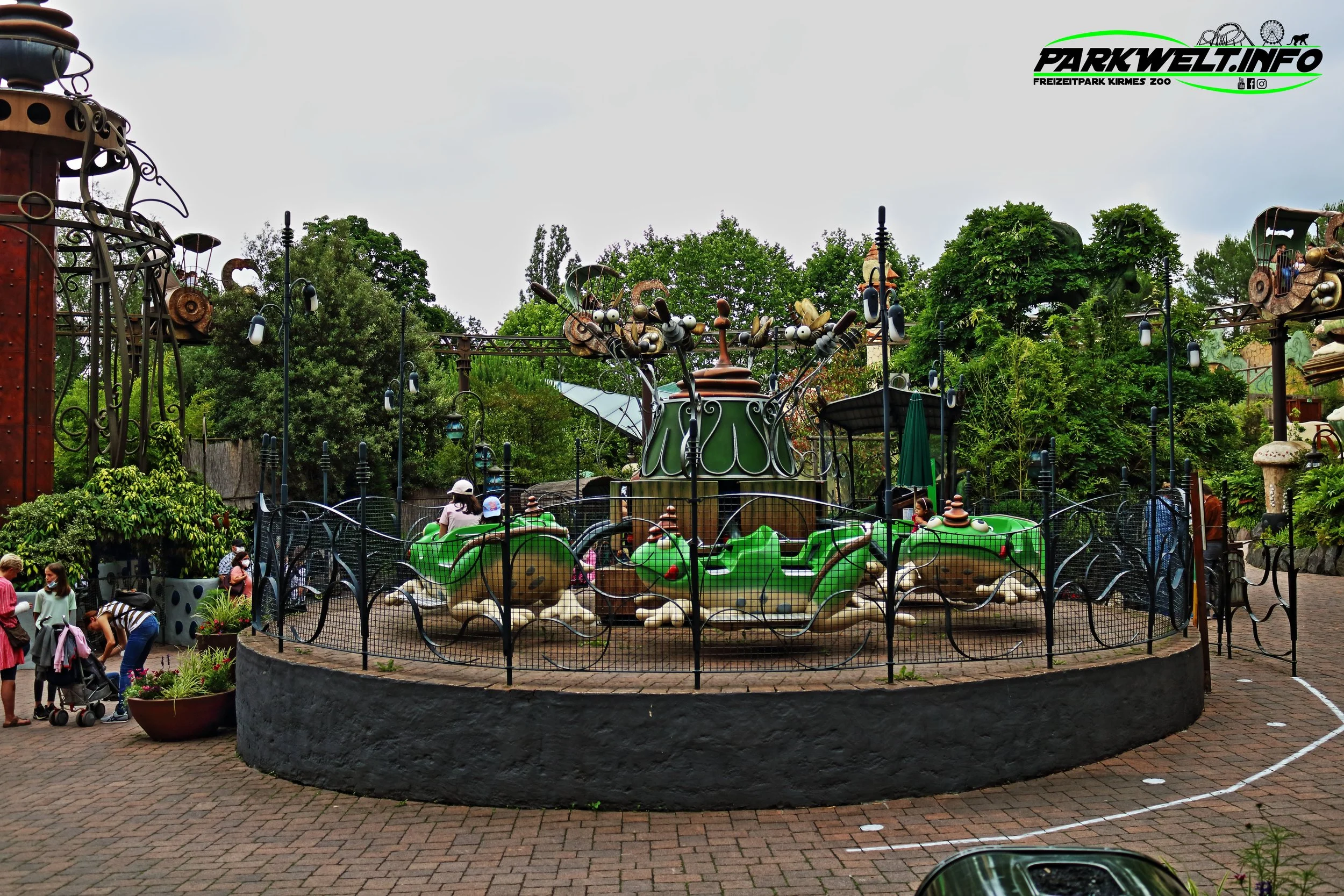 Die fröhliche Bienchenjagt Phantasialand Freizeitpark Attraktion