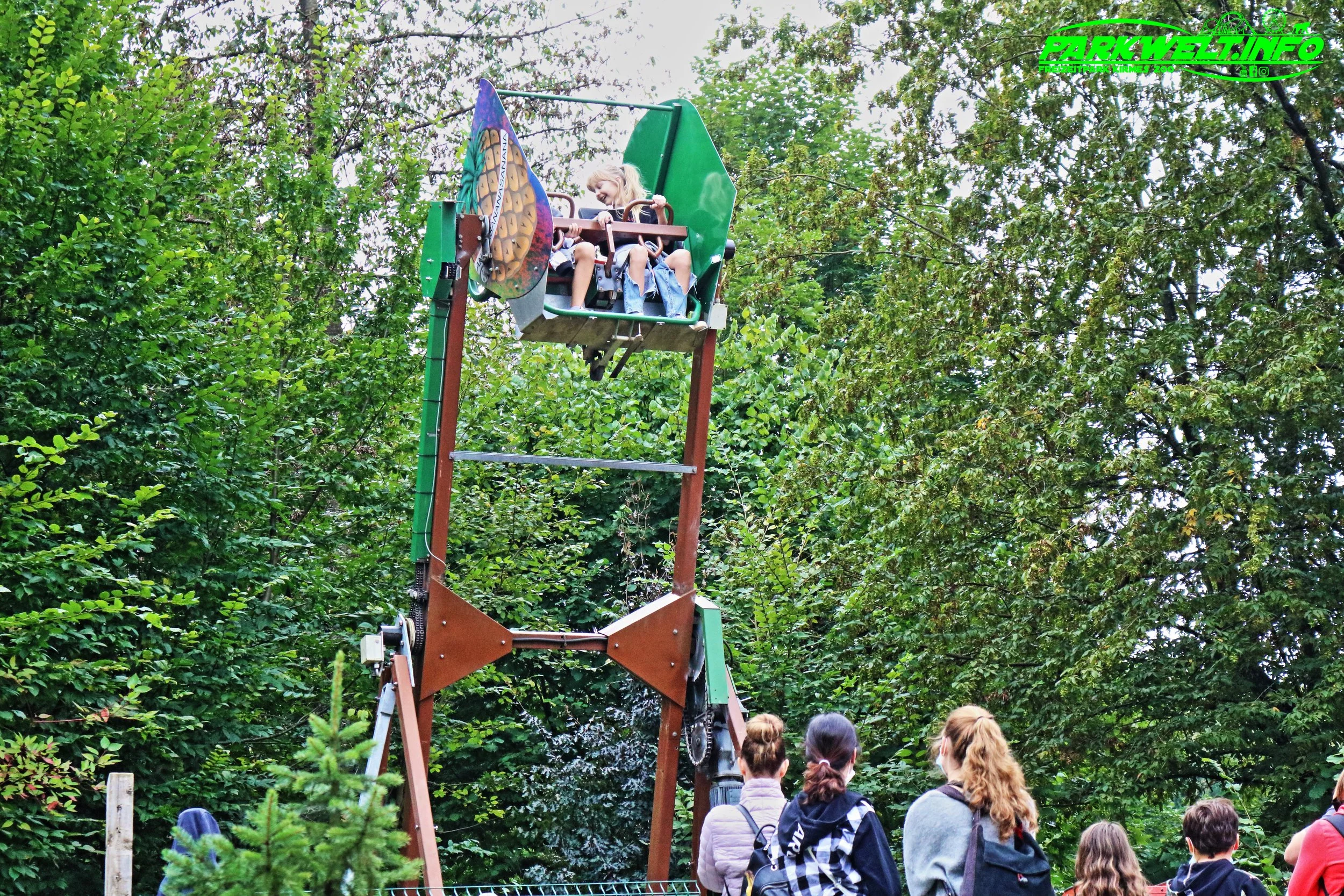 Affen und Vogelpark Eckenhagen Tierpark Wildpark Zoo Nordrhein Westfalen Abenteuer Spielplatz Attraktion Ananas Schaukel Inno Heege