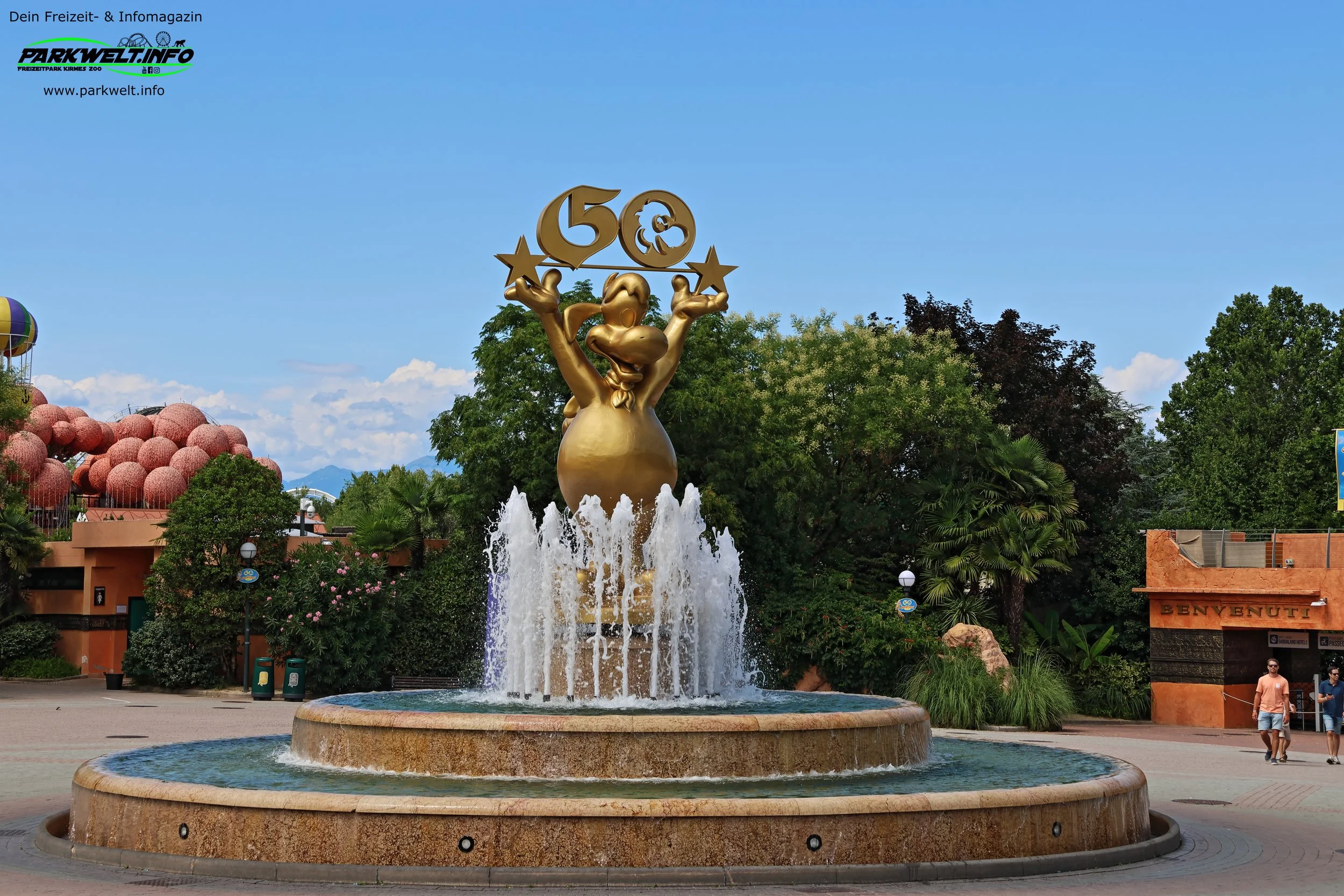 Das Gardaland Resort zählt zu den beliebtesten Freizeitresorts Europas. Entdecke spektakuläre Achterbahnen, Familienattraktionen, Themenwelten, Shows, das LEGOLAND® Water Park und SEA LIFE Aquarium.