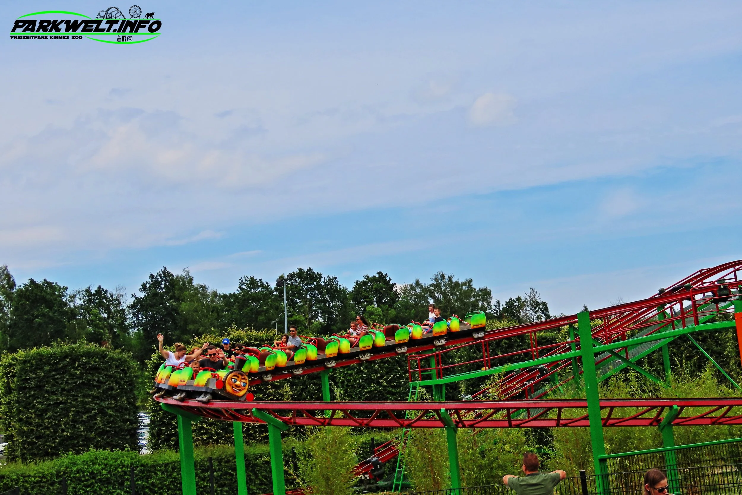 Achterbahn Zierer Medium Tivoli Coaster Mondo Verde Landgraaf Niederlande Holland Freizeitpark Zoo Wildpark Weltpark Gärten Blumen Attraktionen Fahrgeschäfte Infos Bilder Attractiepark Achterbahn