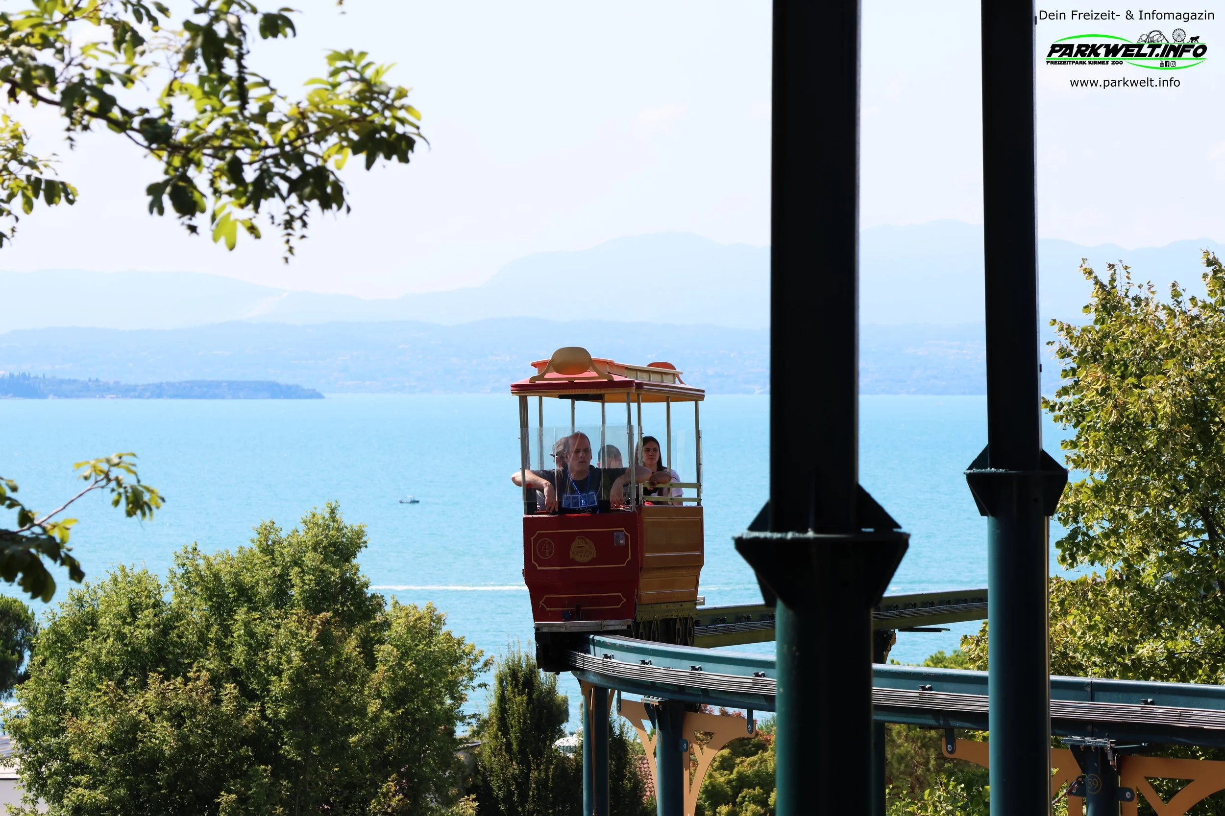 Panorama Tram im Movieland Park – Einschienenbahn mit Backstage-Tour am Gardasee