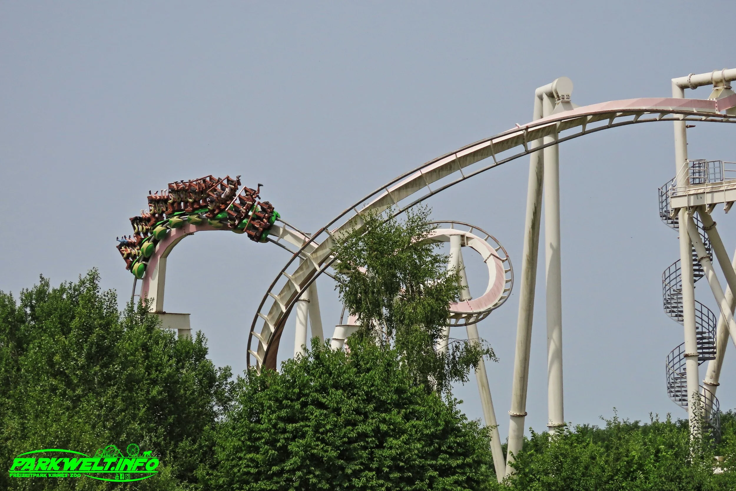 monster walygator grand est achterbahn raptor frankreich bollinger marbillard  Walygator Grand Est Parc Freizeitpark Frankreich France Metz Attraktionen Park Plan Map Guide Anfahrt Attraktionen Fahrgeschäfte Achterbahn Coaster Info