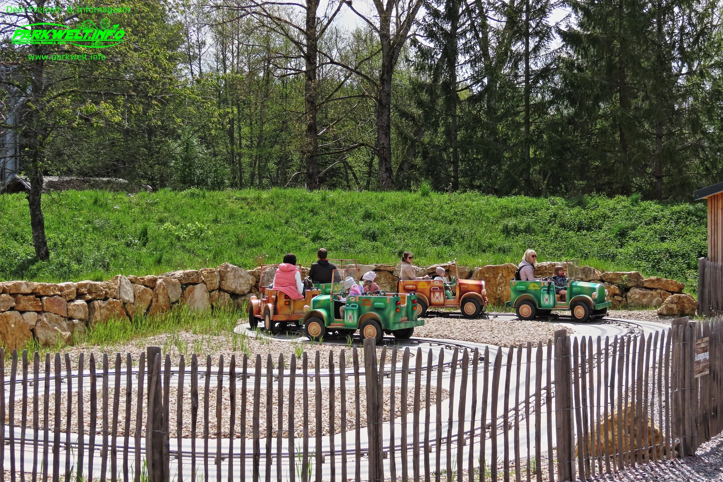 Jeep Safari SBF Visa Convoy Trucks Tatzmania Löffingen Freizeitpark Themepark Wildpark Baden Württemberg Attraktionen Fahrgeschäfte Achterbahn Rollercoaster Info Preise Öffnungszeiten Adresse Anfahrt Parkplatz