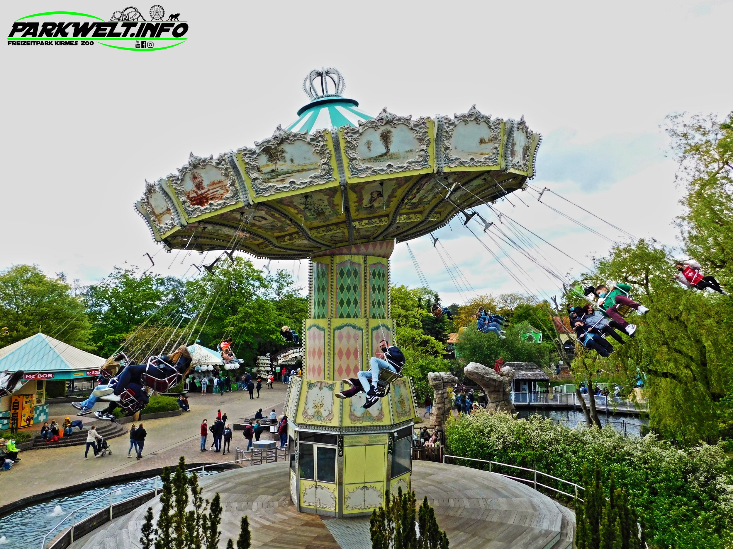 Kettingmolen Wellenflug Kettenkarussell Zierer Ridescoaster Attraktion Freizeitpark Themepark Park Plan Map Guide Anfahrt Fahrgeschäfte Achterbahn Bobbejaanland Belgien