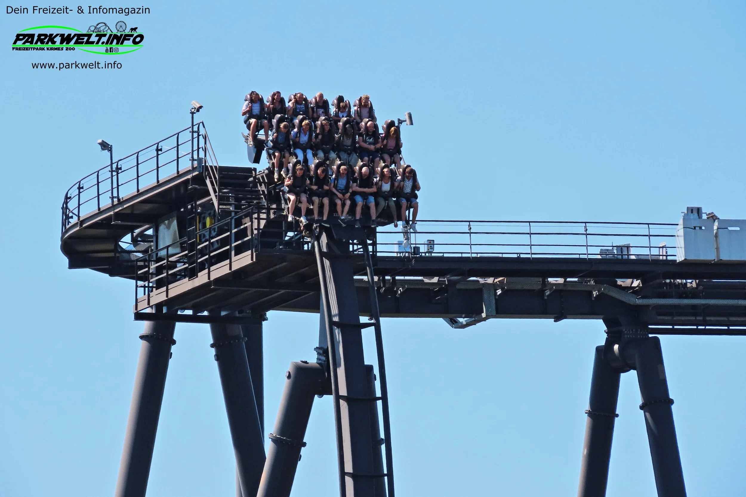 Krake Bolliger Mabillard Dive Coaster Rollercoaster Achterbahn Heide Park Resort Soltau Niedersachsen Freizeitpark Themepark Colossos Achterbahn Attraktionen Park Plan Adresse Infos Bilder Show