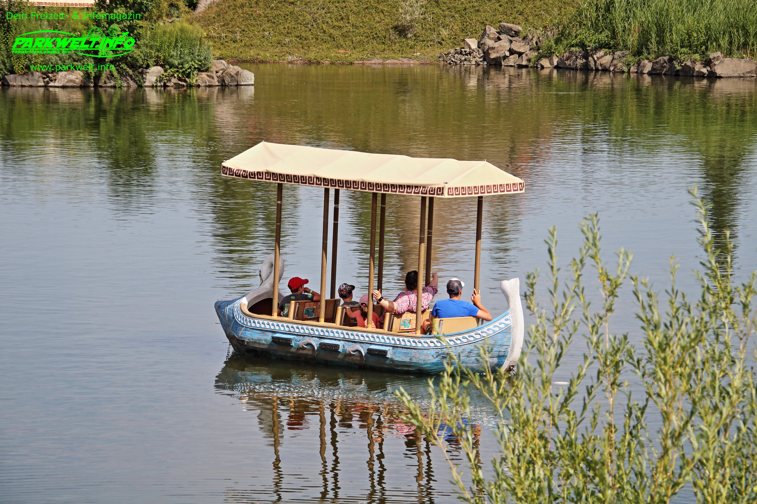 Fahrt des Odysseus Bear Rides Tow Boat Ride Belantis Das Abenteuer Reich Freizeitpark Themepark Sachsen Park Plan Map Guide Achterbahn Attraktionen Fahrgeschäfte Rollercoaster Anfahrt Adresse Preise Öffnungszeiten