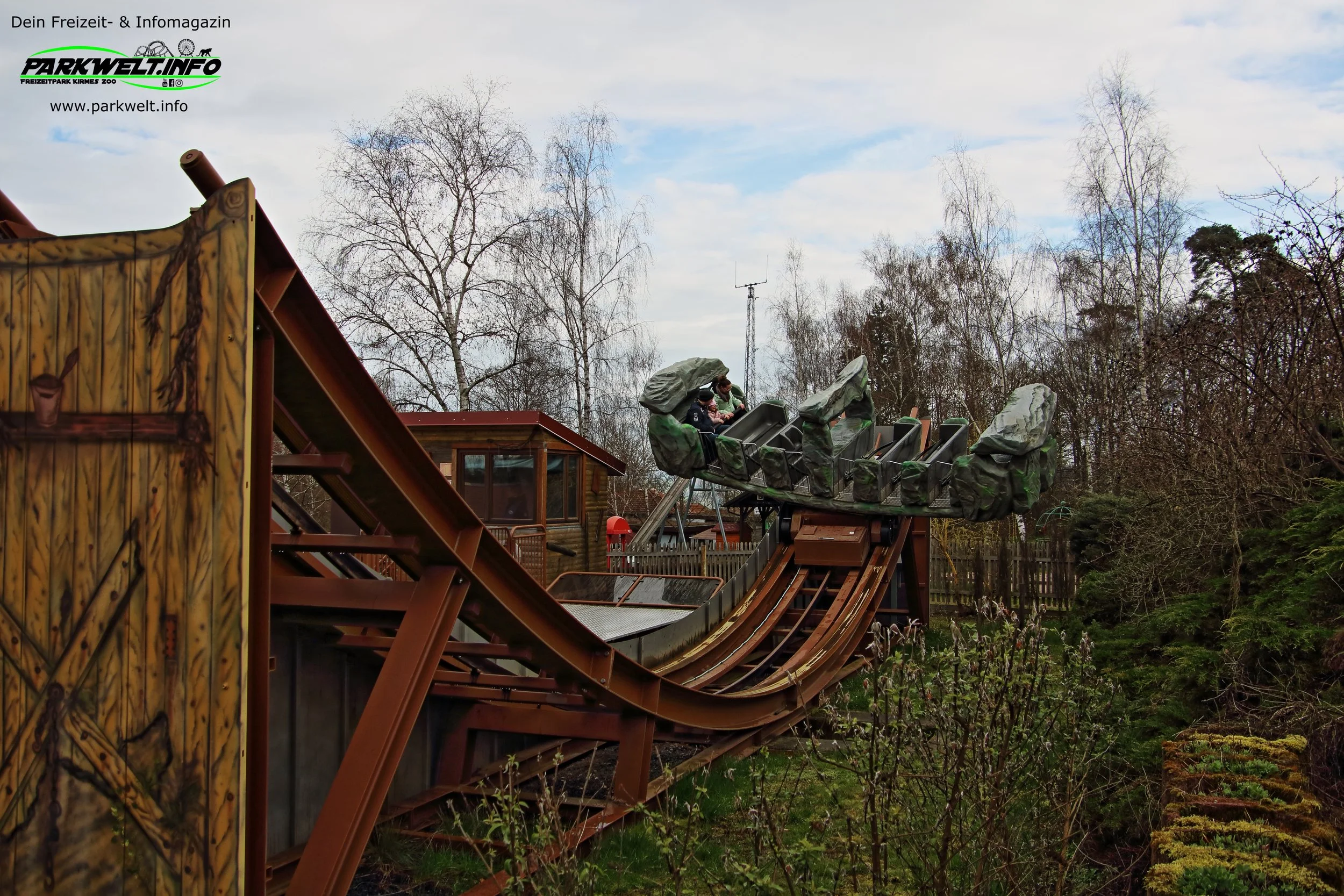 Erlis Wackelstein Zierer Kontiki Erlebnispark Steinau an der Straße Freizeitpark Themepark Info News Attraktionen Park Plan Map Guide Fotos Bilder Fahrgeschäfte Preise