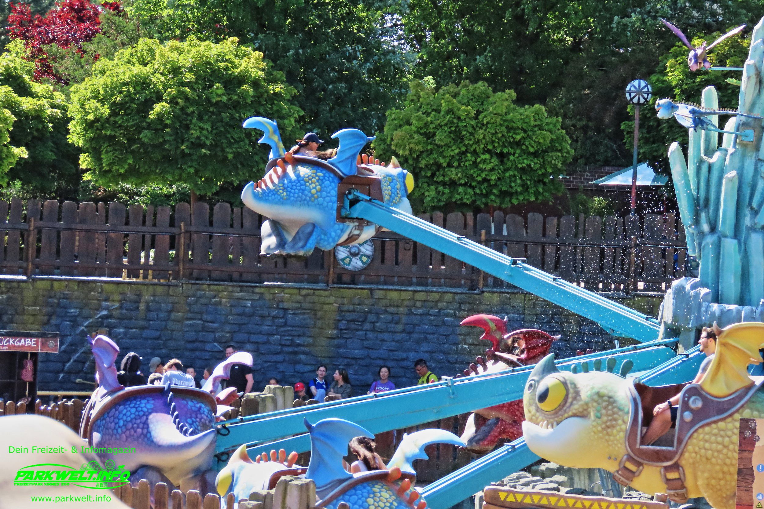 Raffnuss Taffnuss Wasserflieger Zierer Flying Fish Heide Park Resort Soltau Niedersachsen Freizeitpark Themepark Colossos Achterbahn Attraktionen Park Plan Adresse Infos Bilder Show