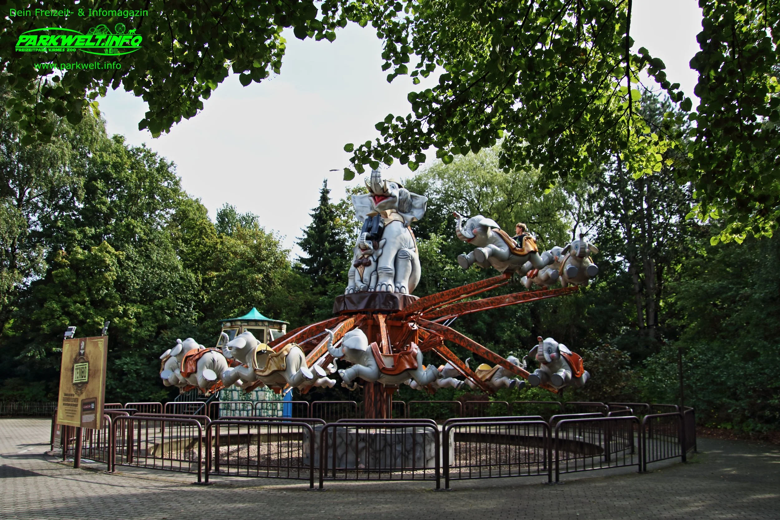 Tembo Elefantenflug Zamperla Serengeti Park Hodenhagen Freizeitpark Themepark Amusementpark Attraktionen Tiere Wildtiere Safari Achterbahn Rollercoaster Coaster Safaripark Info Map Guide Park Plan