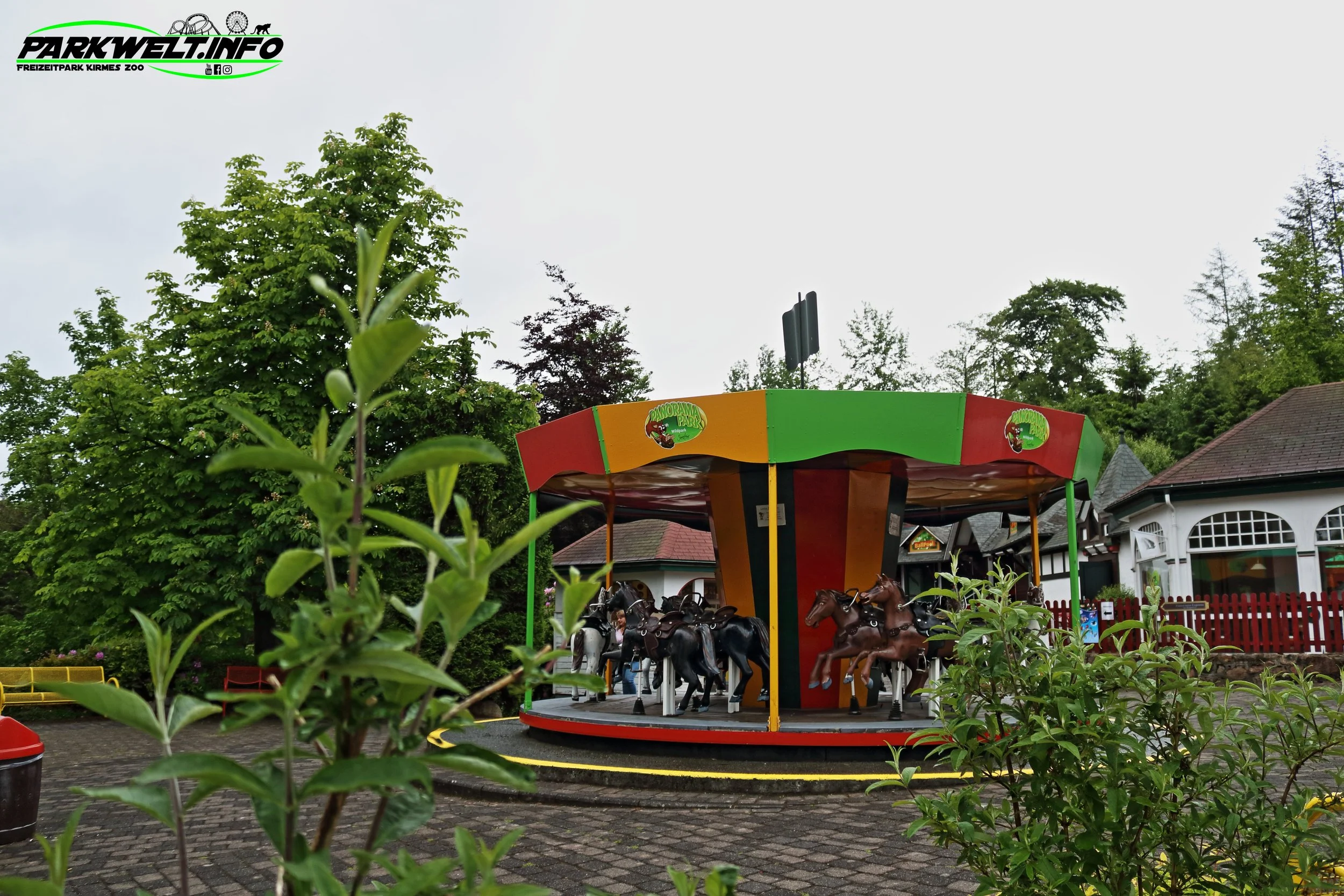 Pferdchen-Karussell