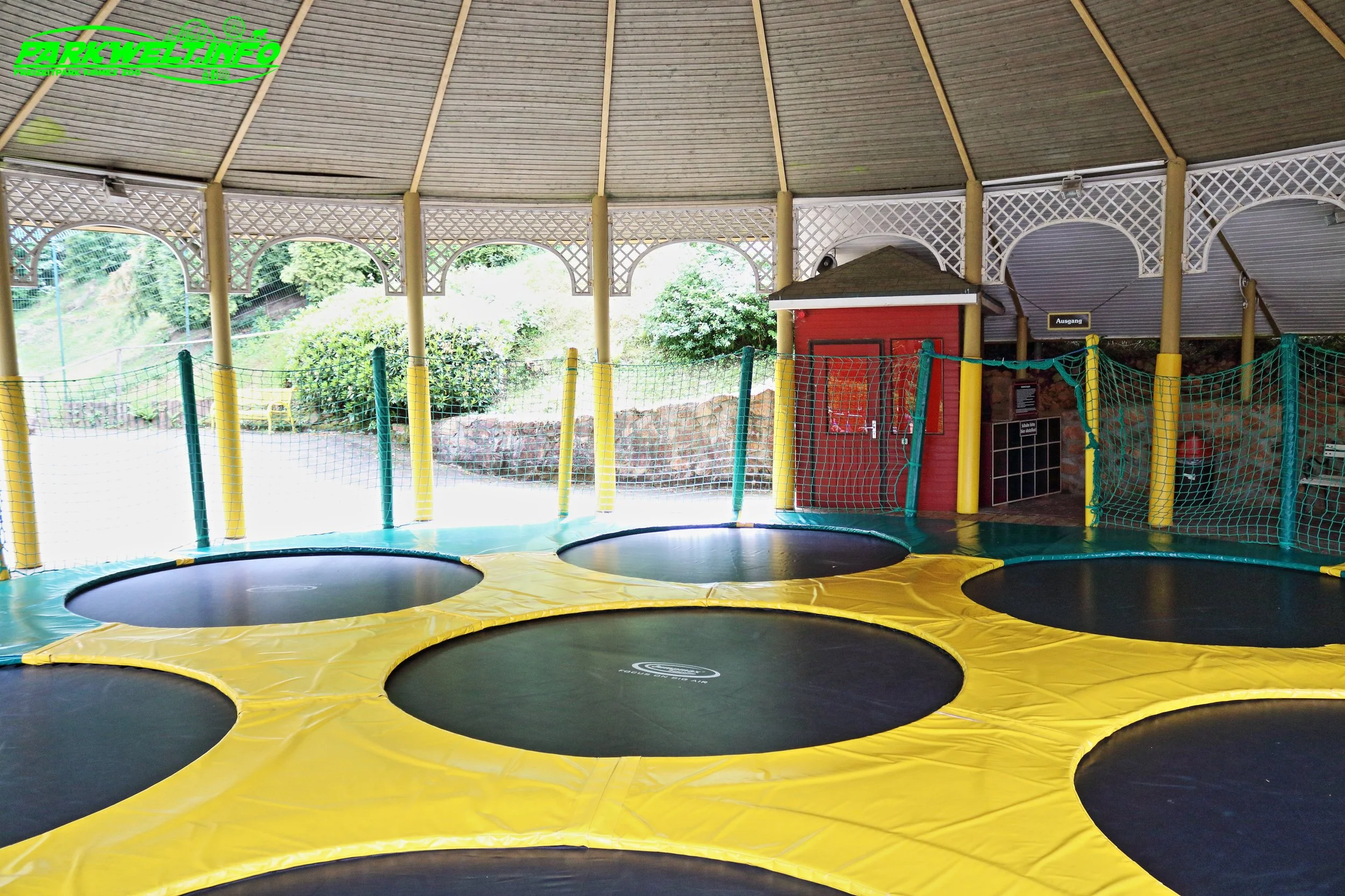 Riesen Trampolin
