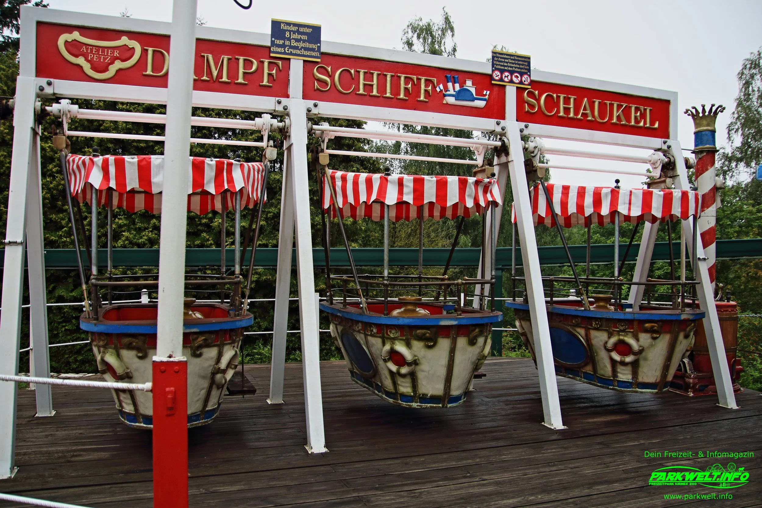 Dampfschiffschaukel auf dem Historischen Jahrmarkt
