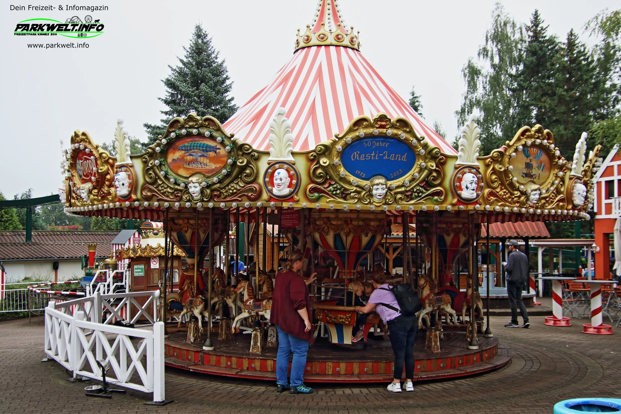 Pferdekarussell auf dem Historischem Jahrmarkt