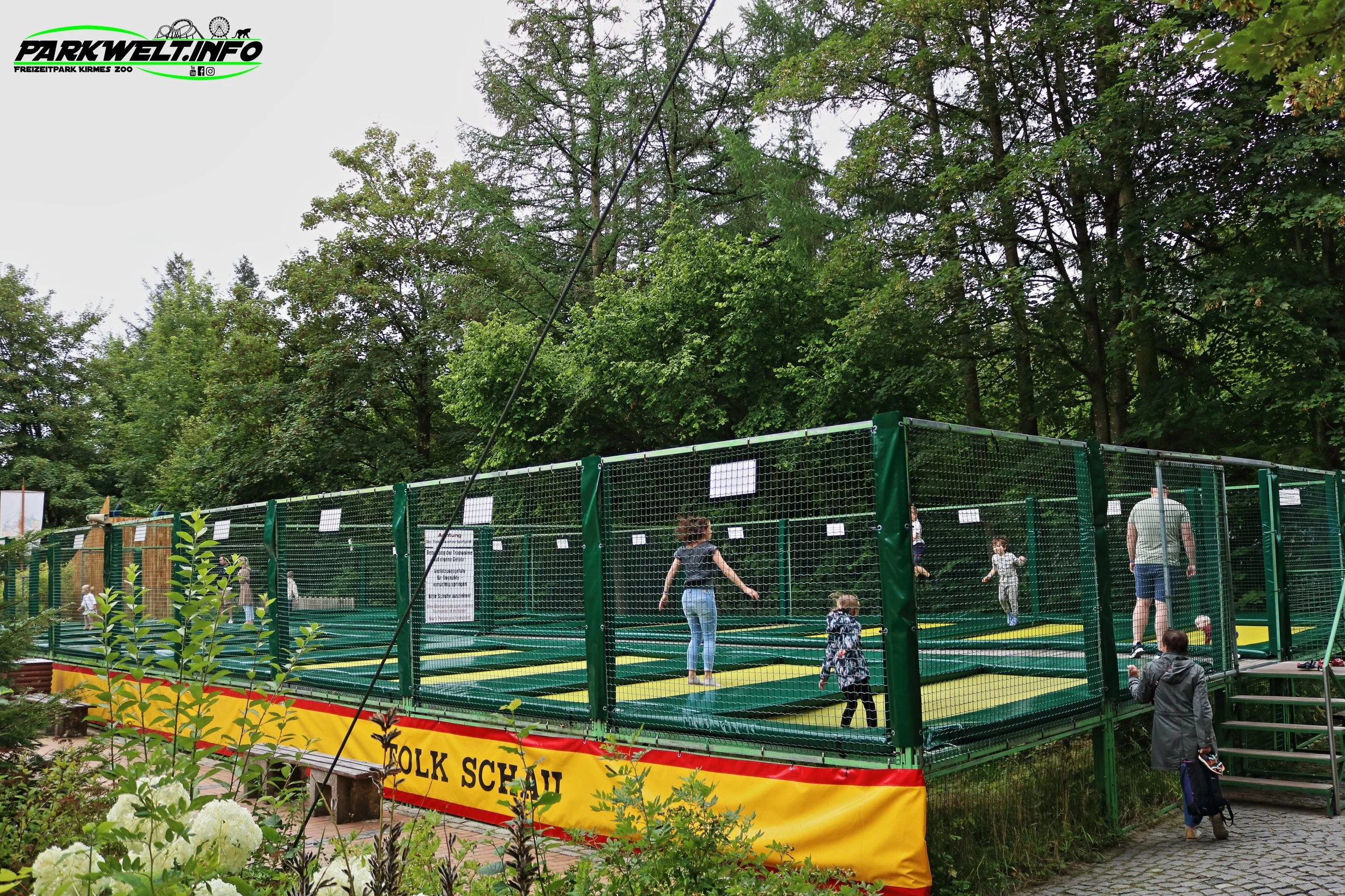 Riesen-Trampolinanlage