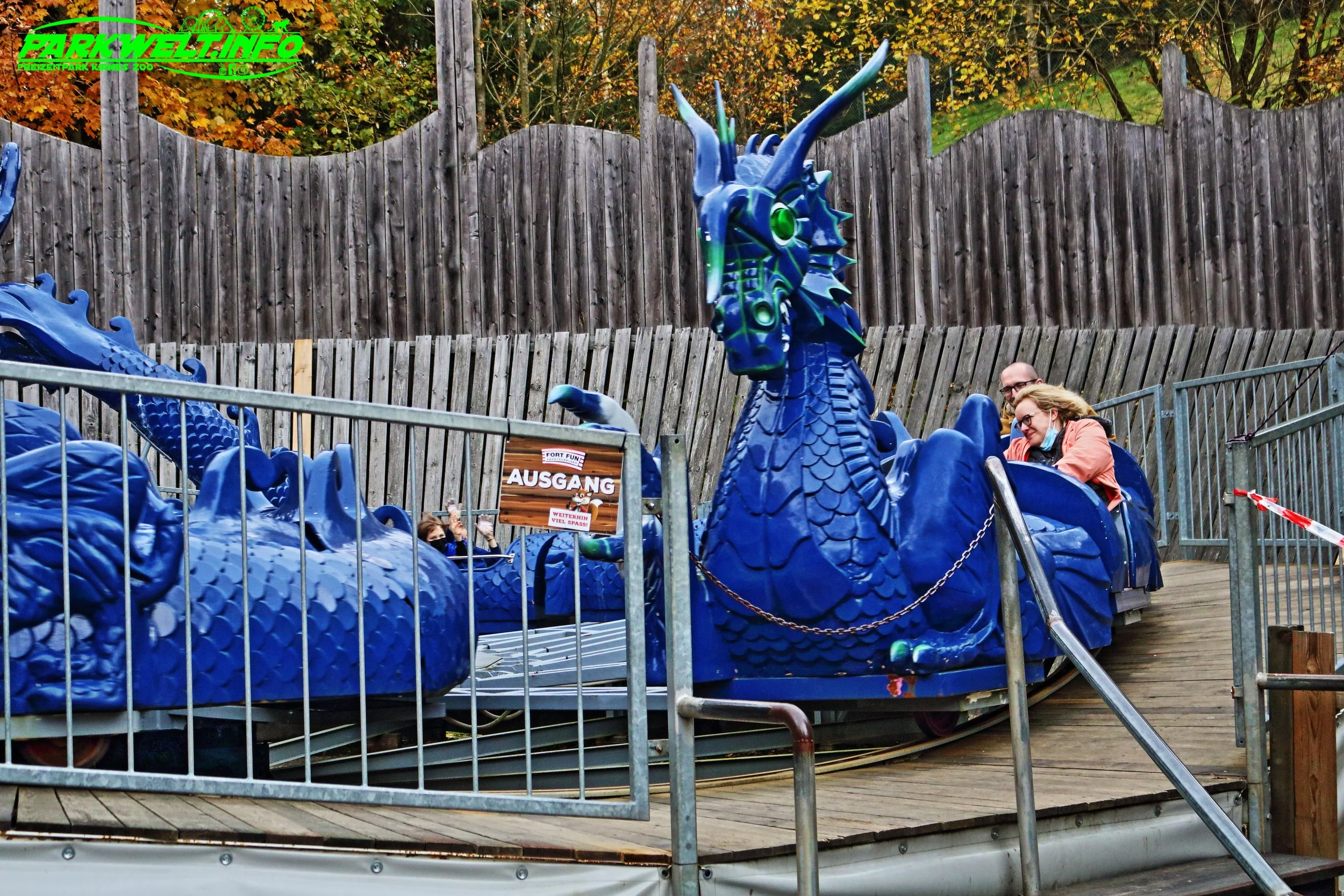 Blauer Drache Zierer Berg und Talbahn Attraktionen Fort Fun Abenteuerland Freizeitpark