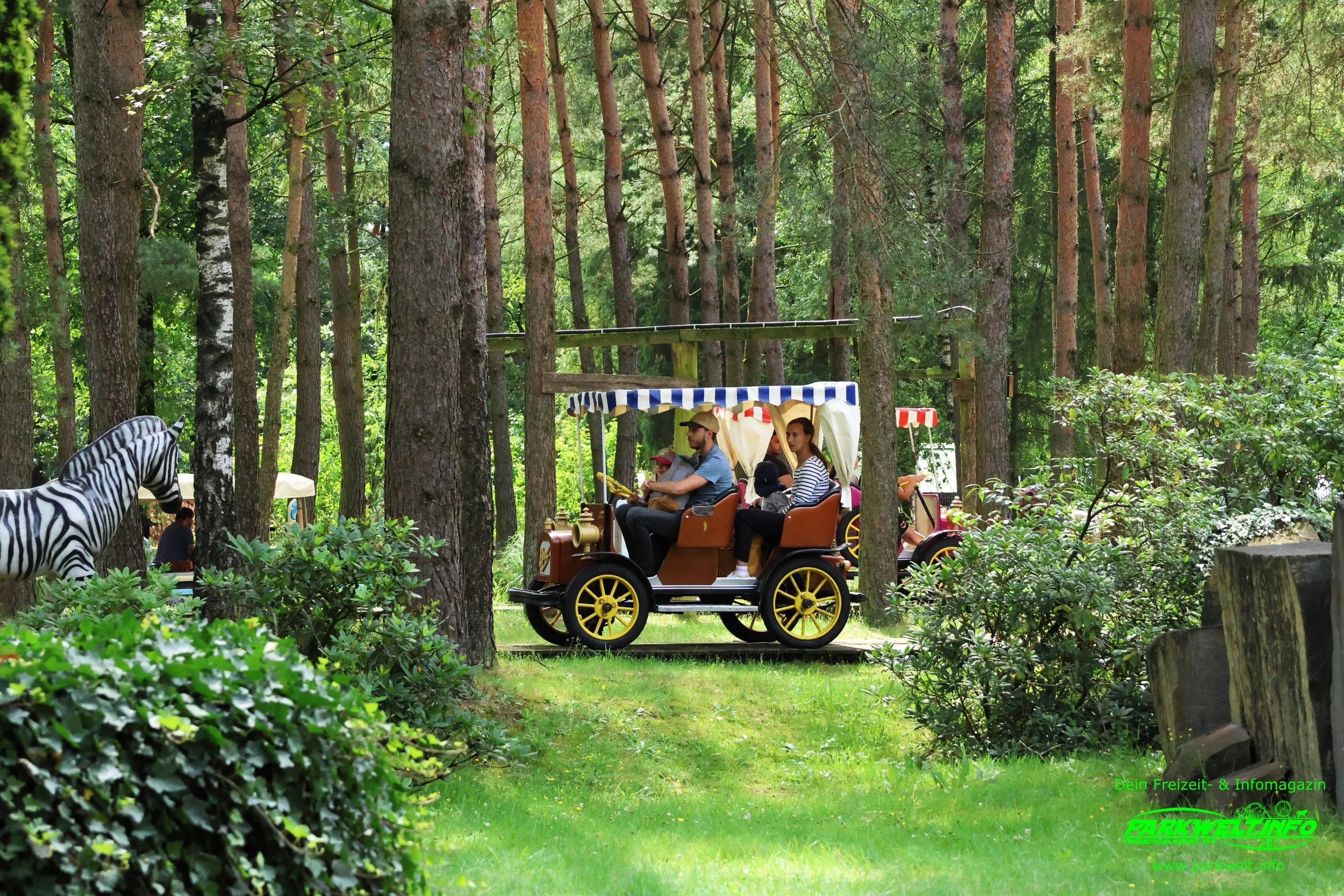Oldtimer Fahrt Ihle Safariland Stukenbrock Freizeitpark Themepark Info News Park Plan Map Guide Achterbahn Attraktionen Adresse Preise