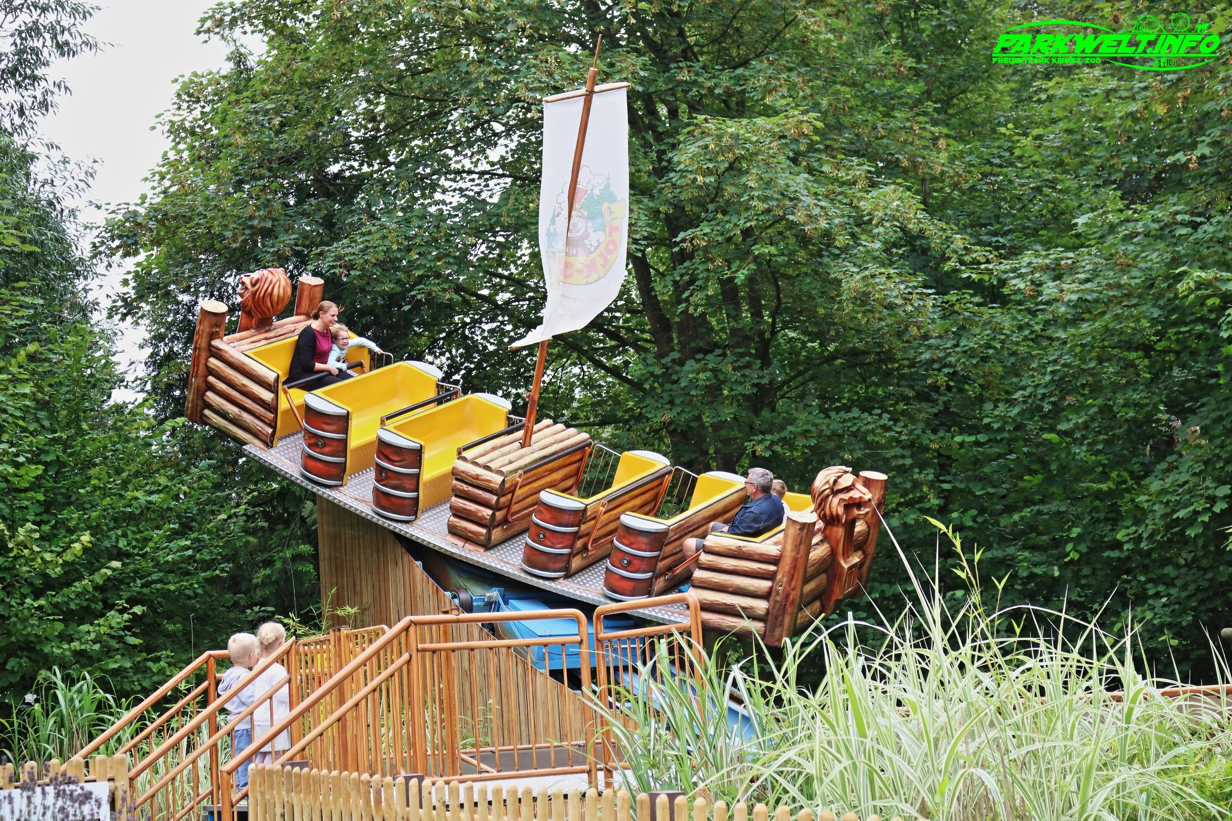 Schwing Boot Zierer Kontiki Tolk Schau Familien Freizeitpark Tolk Schleswig Holstein Attraktionen Fahrgeschäfte Grillhütte Adresse Themepark Achterbahn