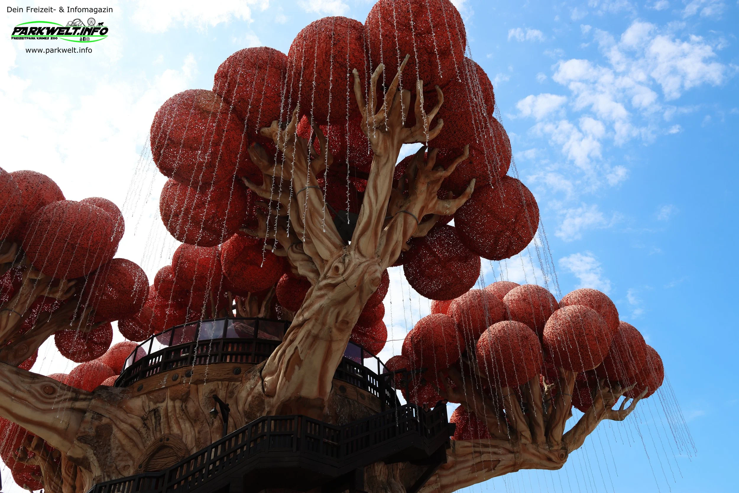 Das Gardaland Resort zählt zu den beliebtesten Freizeitresorts Europas. Entdecke spektakuläre Achterbahnen, Familienattraktionen, Themenwelten, Shows, das LEGOLAND® Water Park und SEA LIFE Aquarium.