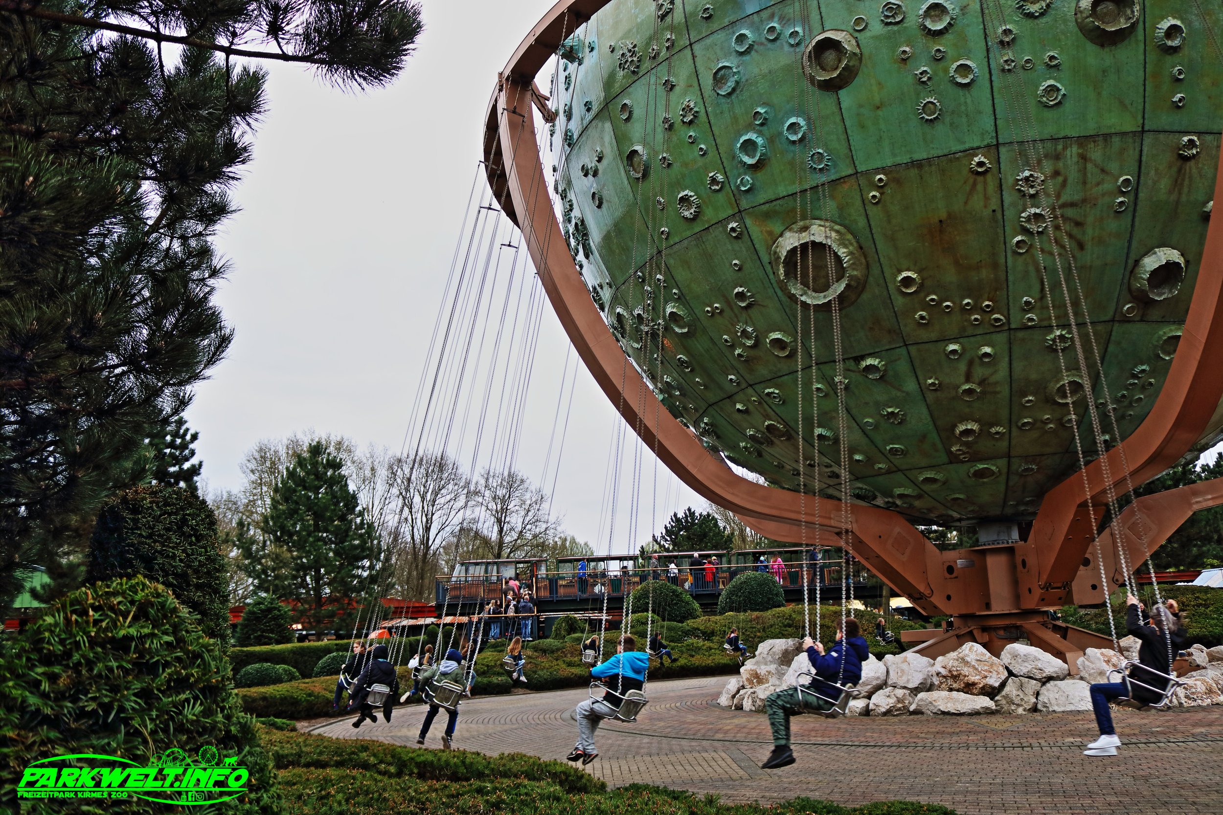 Attractiepark Slagharen Freizeitpark Themepark Attraktionen Fahrgeschäfte Info Park Plan map guide anfahrt 