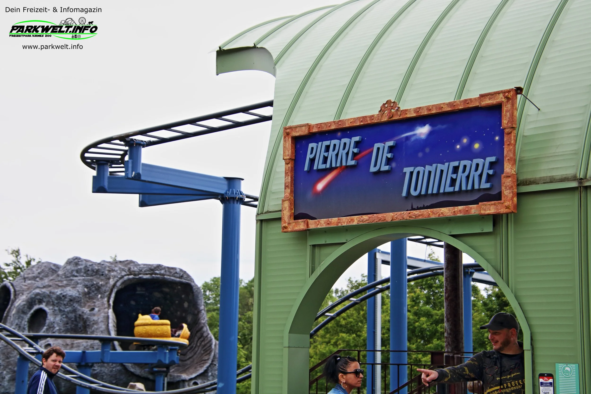 Pierre de Tonnerre Reverchon Achterbahn Spinning Coaster Le Parc du Petit Prince Freizeitpark Themepark Amusementpark Frankreich France kleiner prinz Attraktionen Achterbahn Show Info News Freizeit Preise Öffnungszeiten Parkplatz Anfahrt Adresse